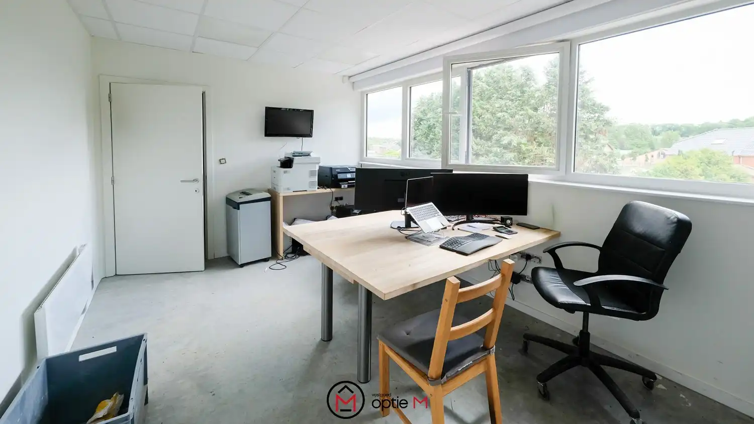 Bedrijfshal te koop in Bilzen-Hoeselt – instapklare opslagruimte met kantoor nabij E313 foto 9