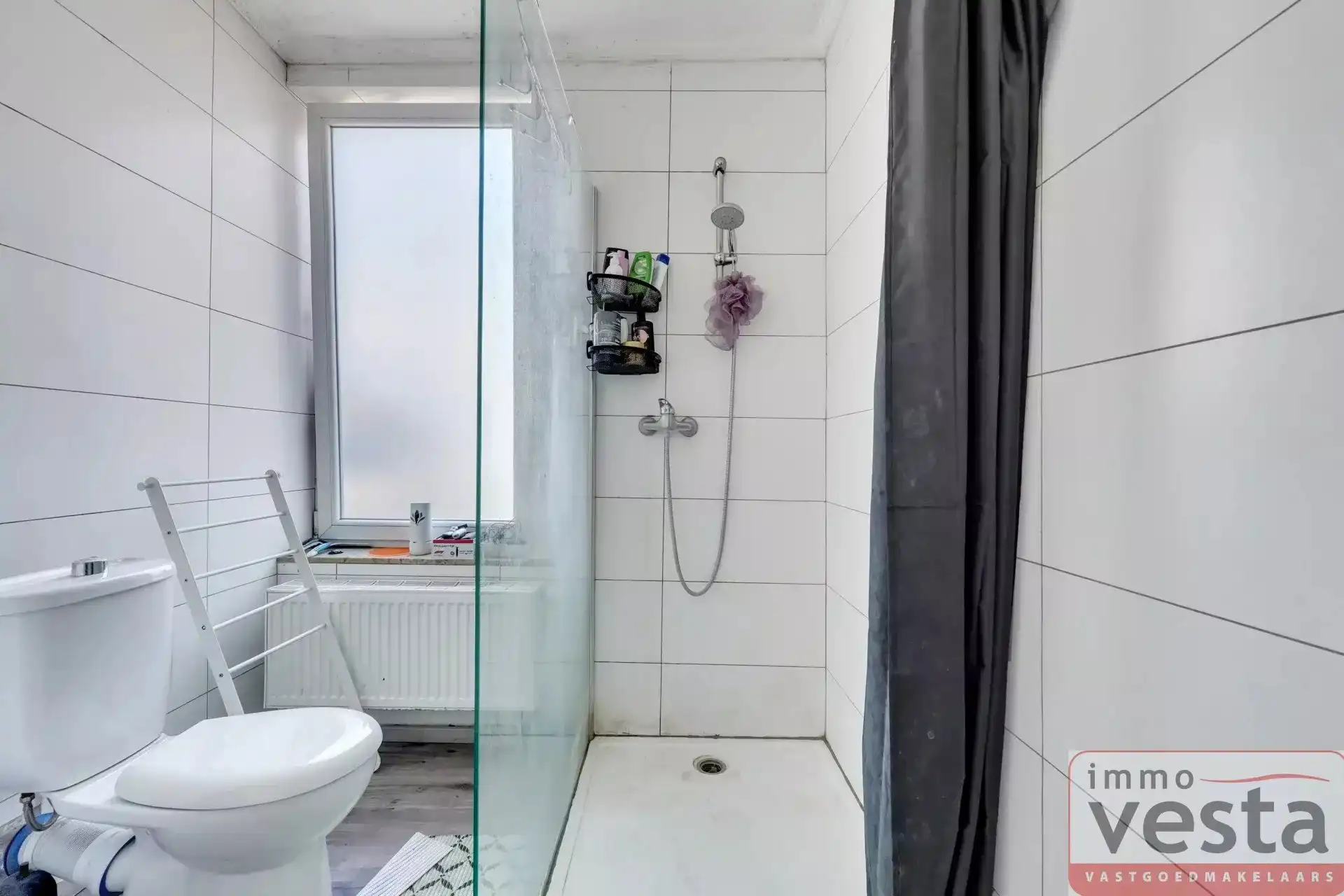 Ruime rijwoning op wandelafstand van centrum foto 12