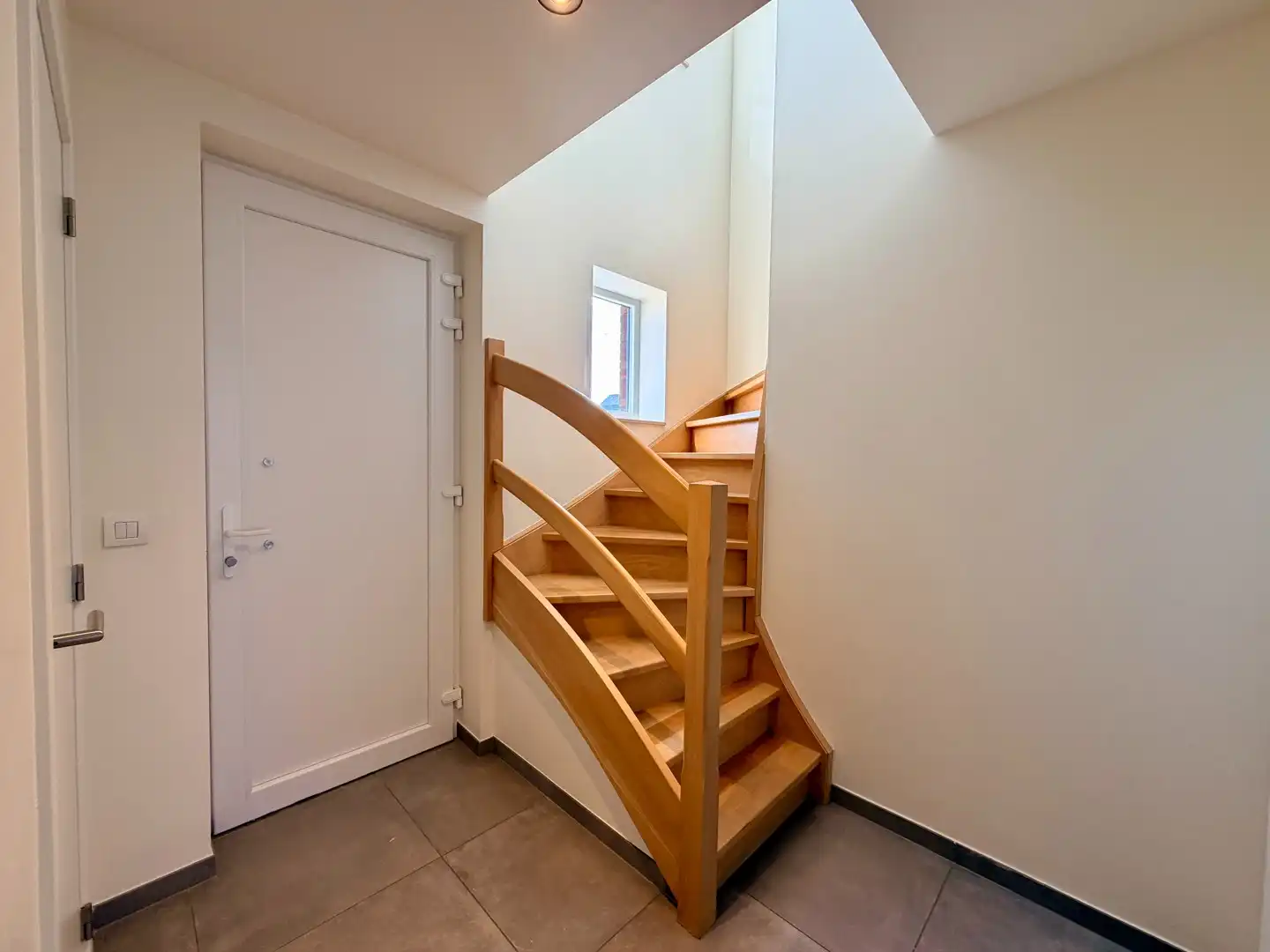Ideale starterswoning in rustige woonwijk te Ledegem! foto 6