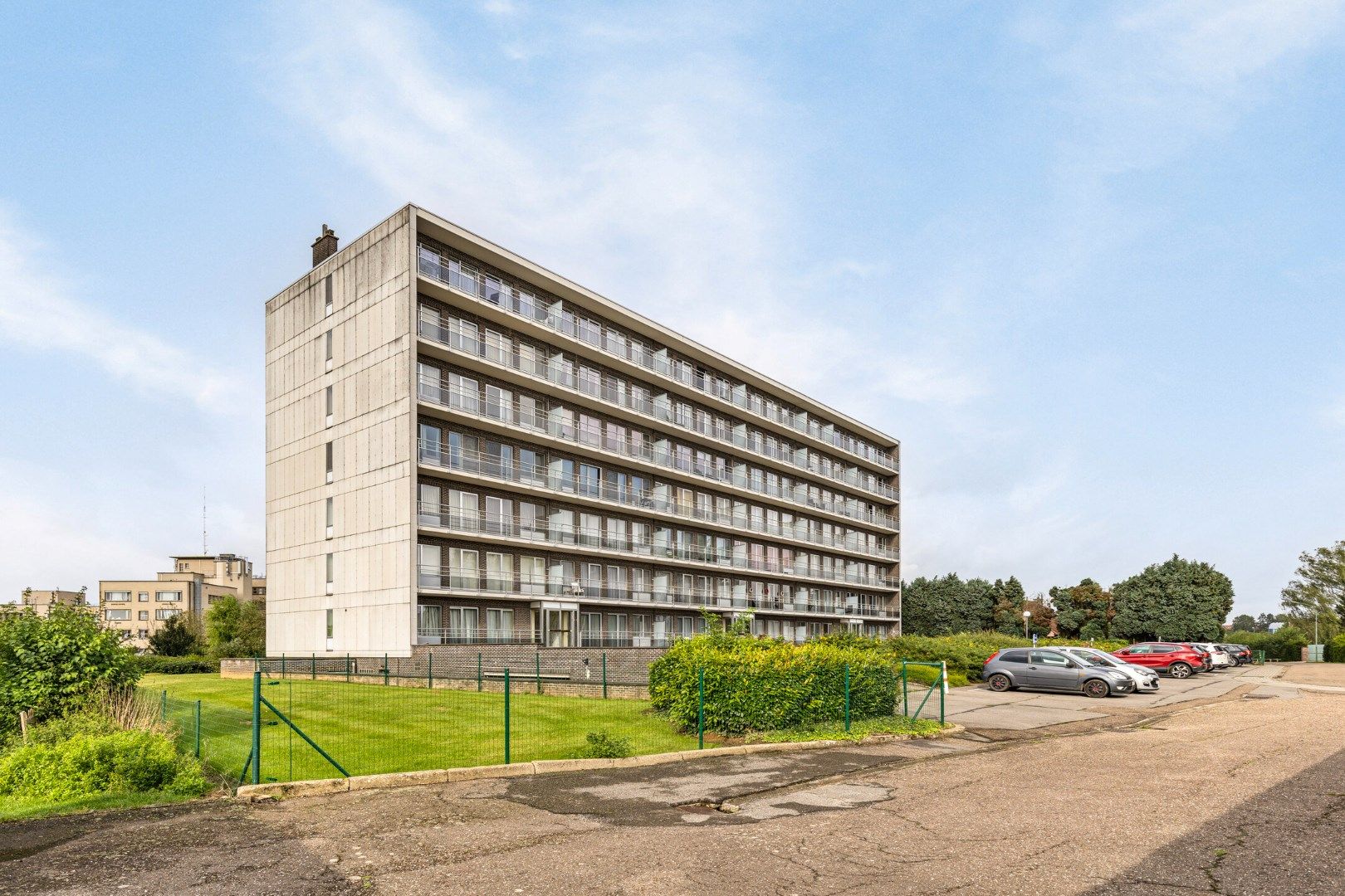 Gelijkvloers appartement met 2 slaapkamers en 2 terrassen foto 1