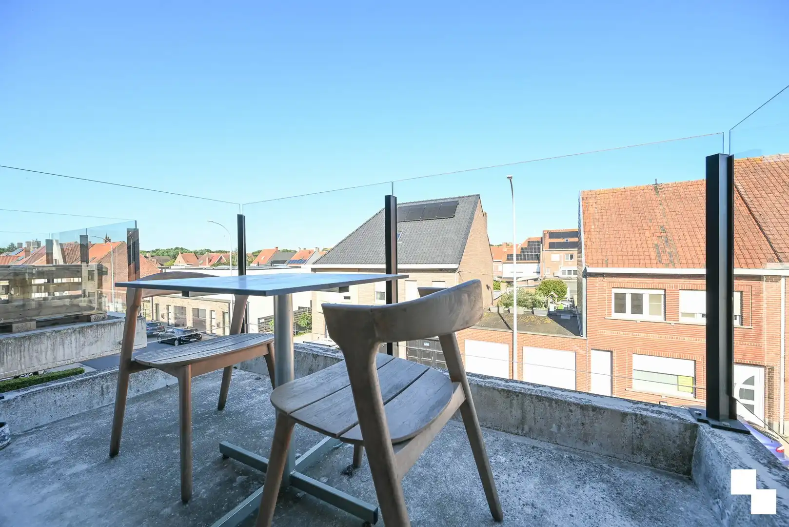 Instapklaar appartement met divers maatmeubilair te Izegem (Emelgem) foto 14