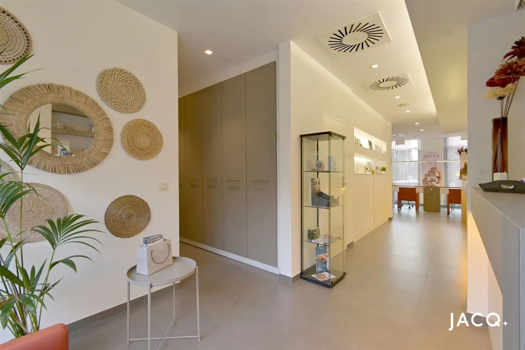 Gerenoveerd schoonheidsinstituut (156m²) met buitenruimte! foto 6