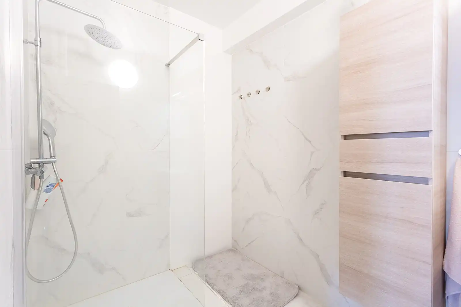 Instapklaar 3-slaapkamerappartement op de 5e verdieping met zuidgericht terras foto 21