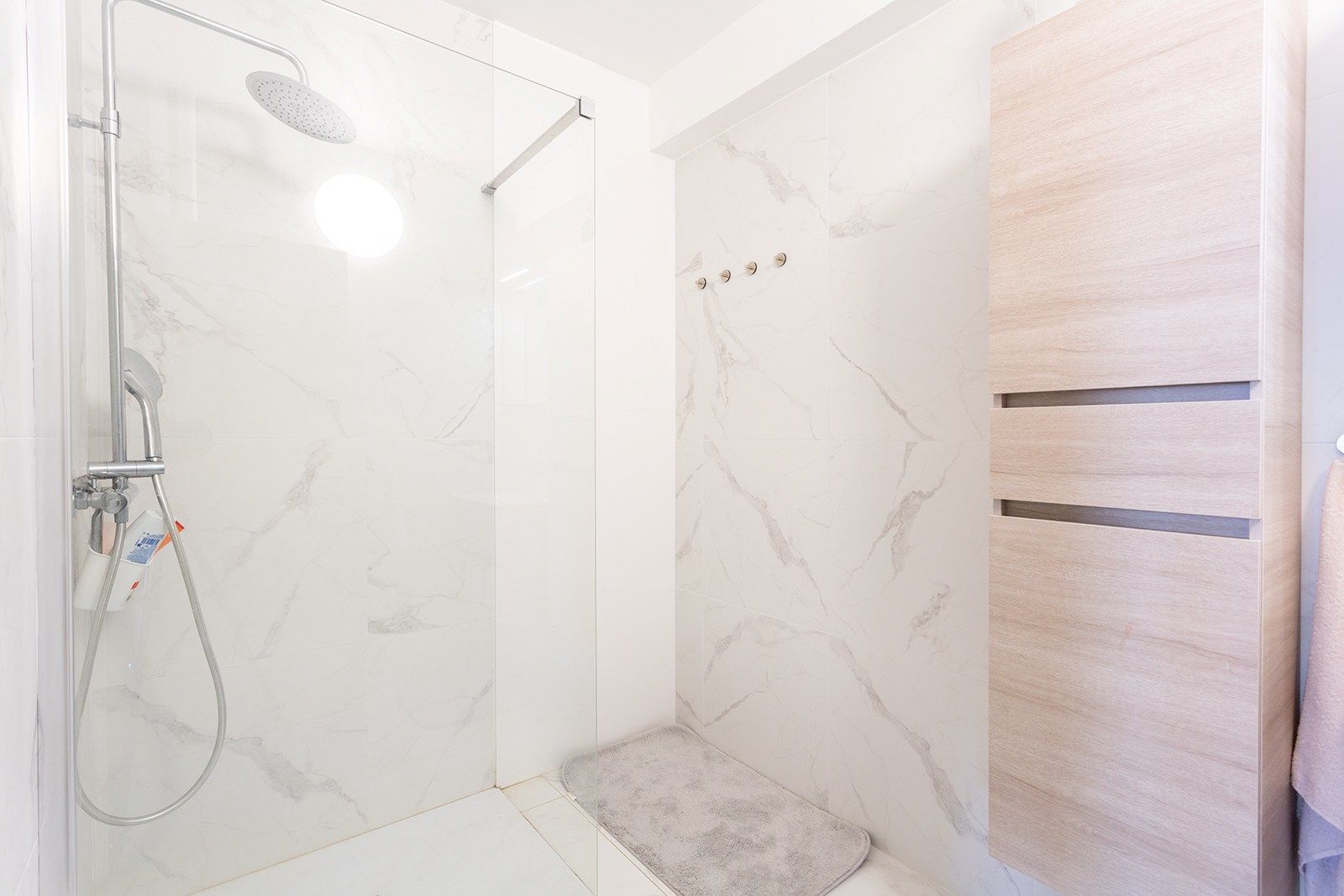 Instapklaar 3-slaapkamerappartement op de 5e verdieping met zuidgericht terras foto 21