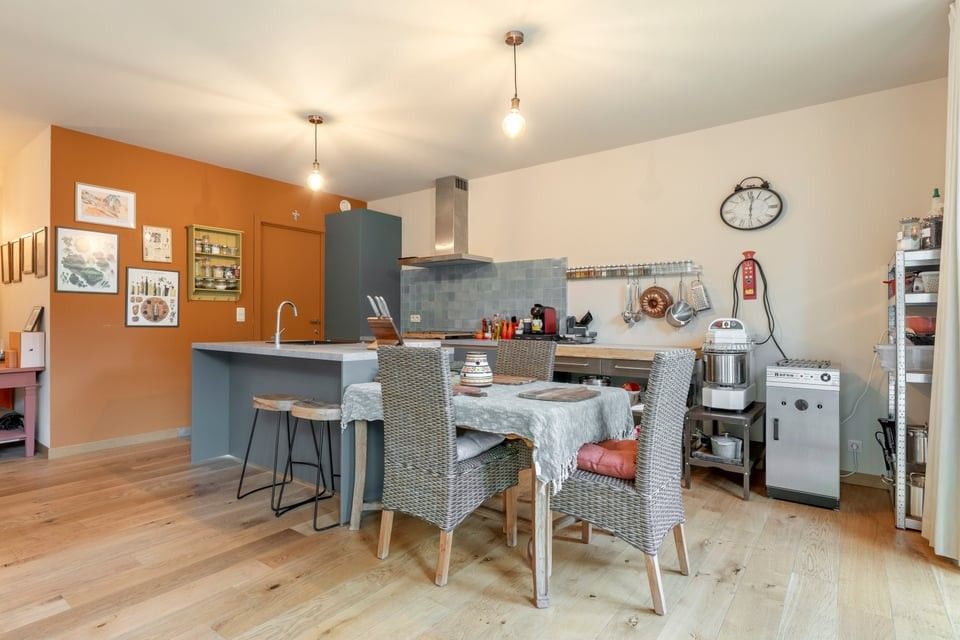 MODERN, KWALITATIEF EN LICHTRIJK APPARTEMENT MET UNIEK STUKJE DESIGN IN HARTJE TONGEREN foto 5