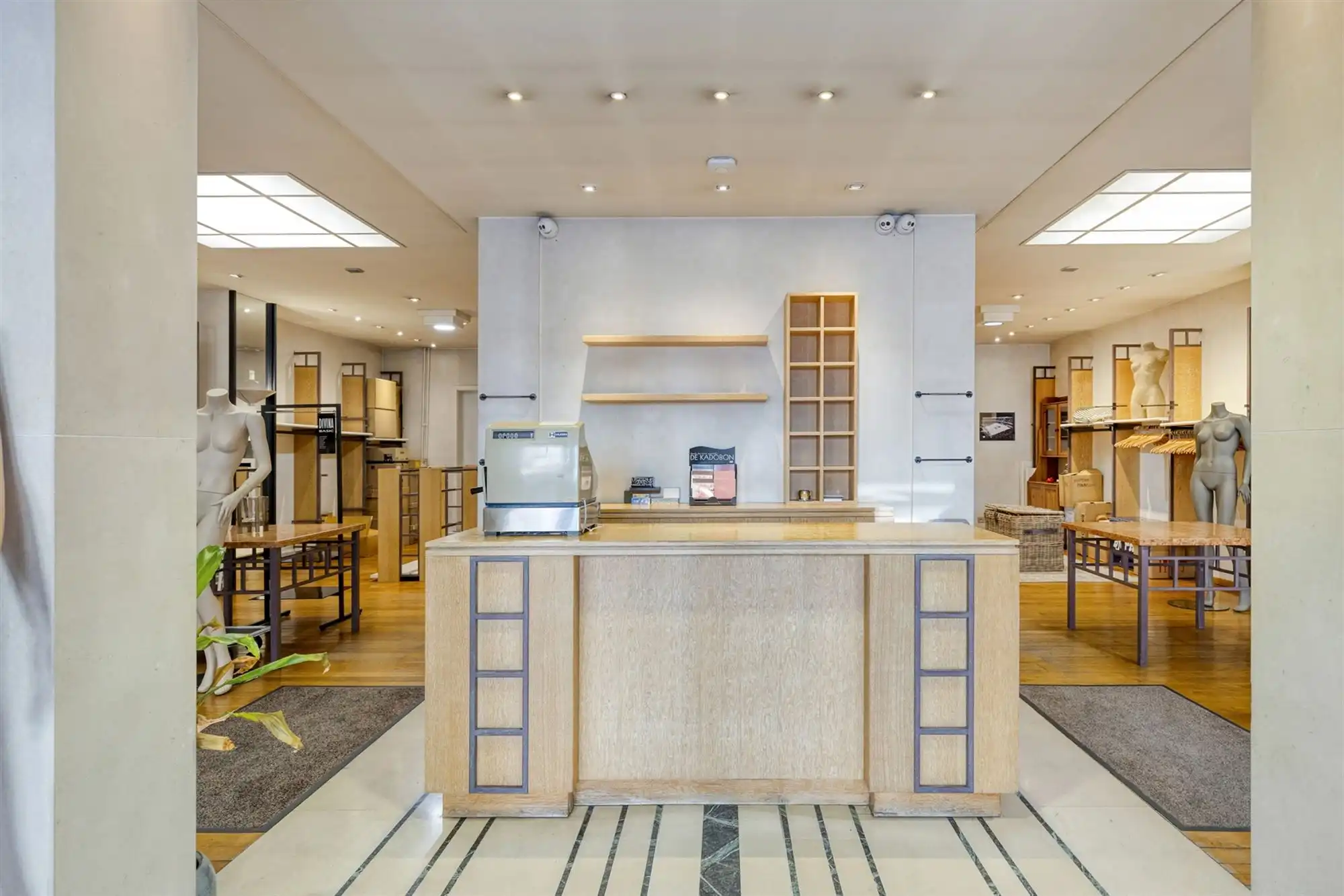 Commercieel pand met woonst op toplocatie. foto 3