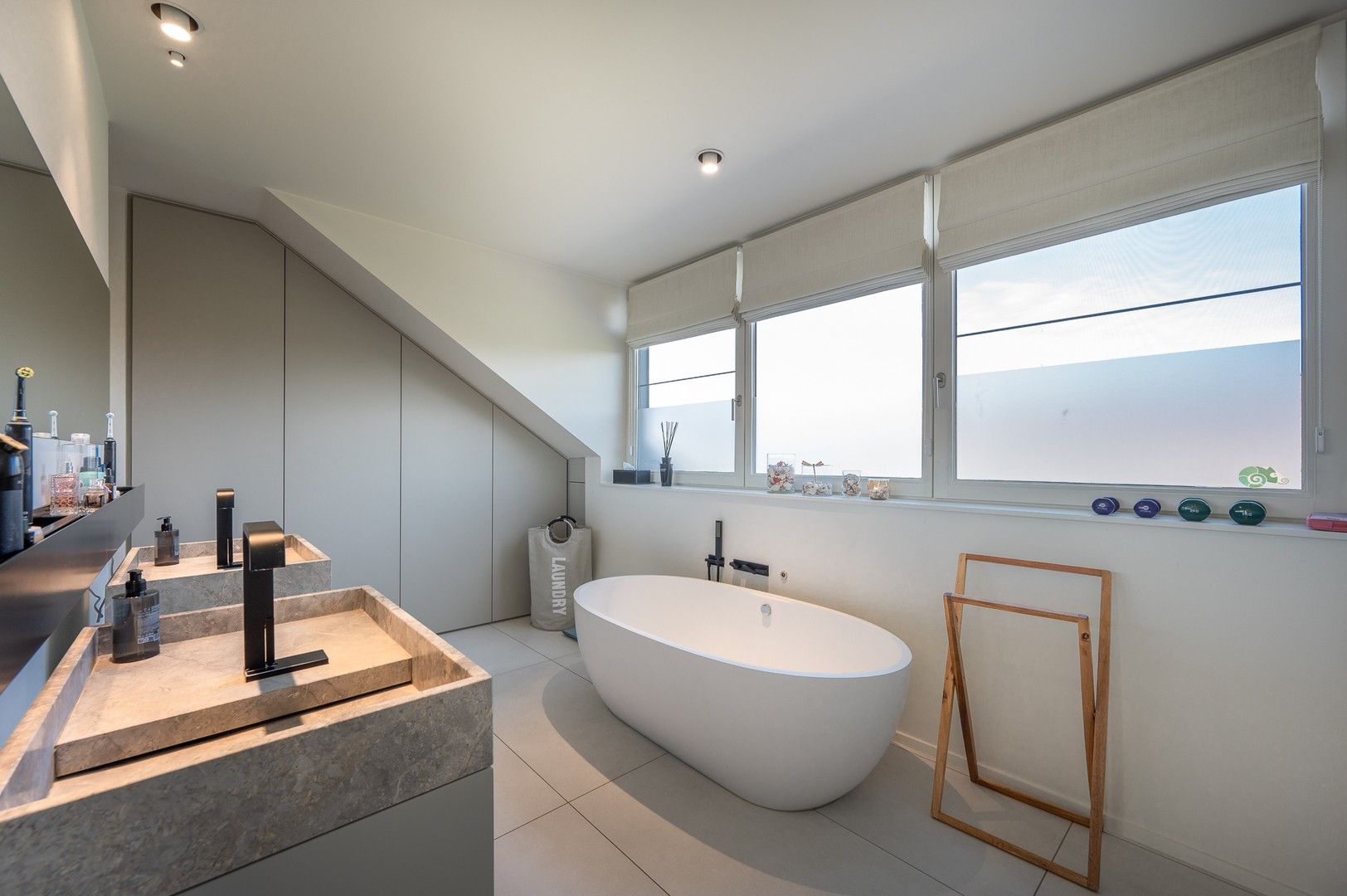 Uitzonderlijke eigendom met een uniek open zicht op de Hazegraspolders, vlakbij het Oosthoekplein. foto 21