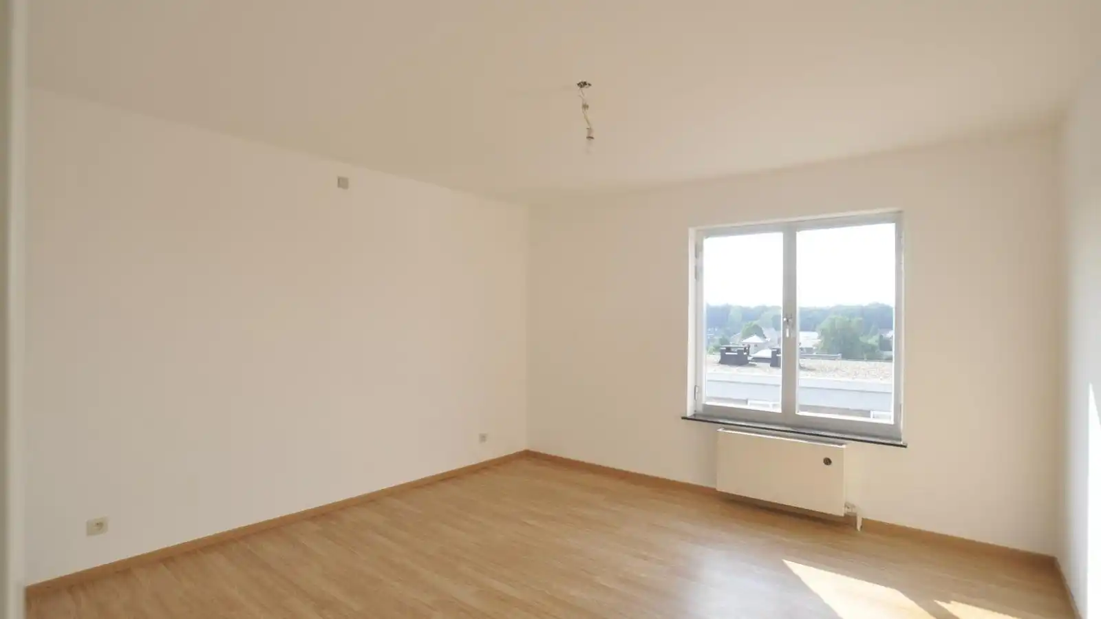 Ruim appartement te koop in Residentie Capricornus te Rekem foto 8