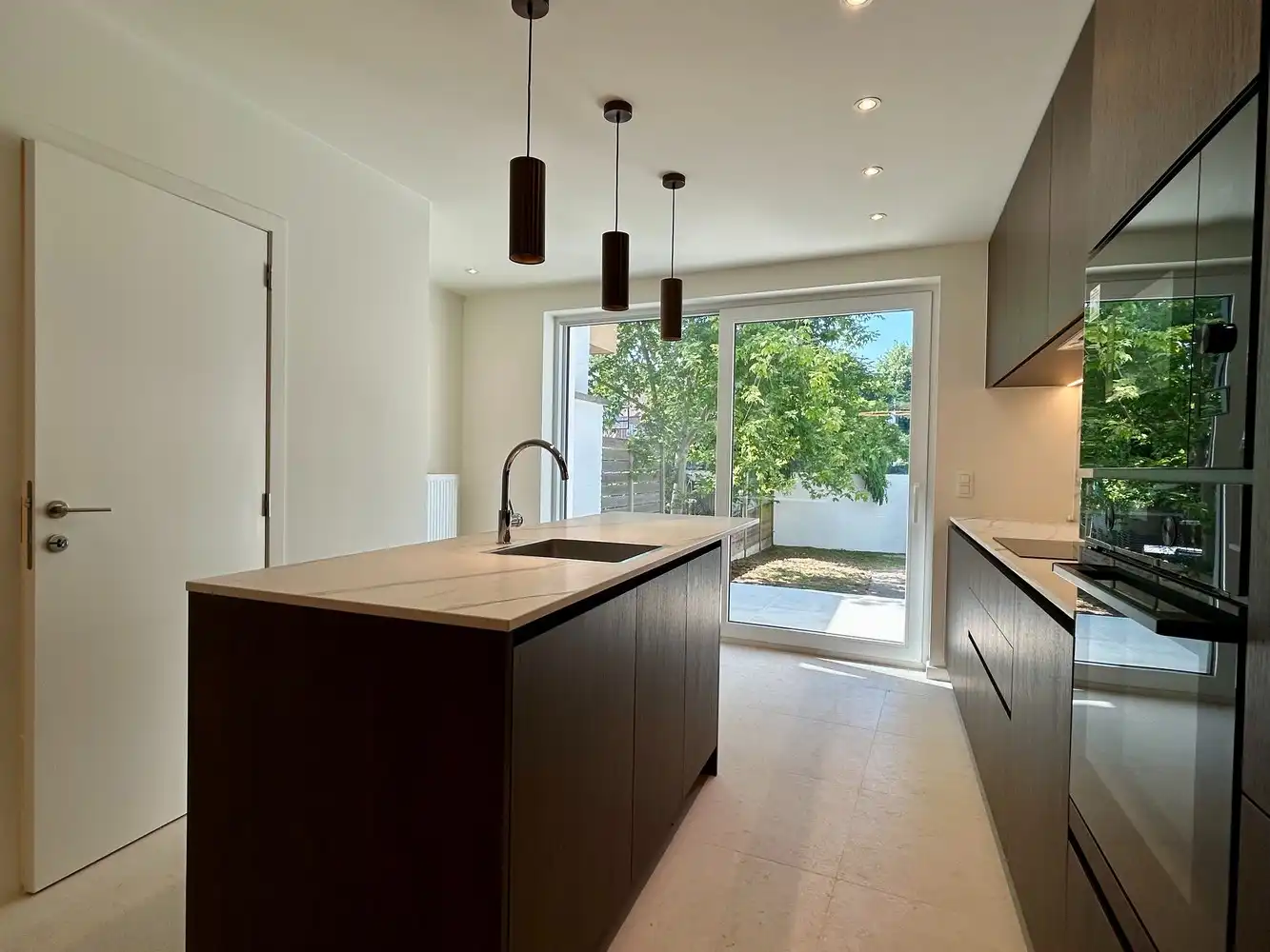 Instapklare, volledig gerenoveerde woning op toplocatie in het centrum van Leuven foto 8