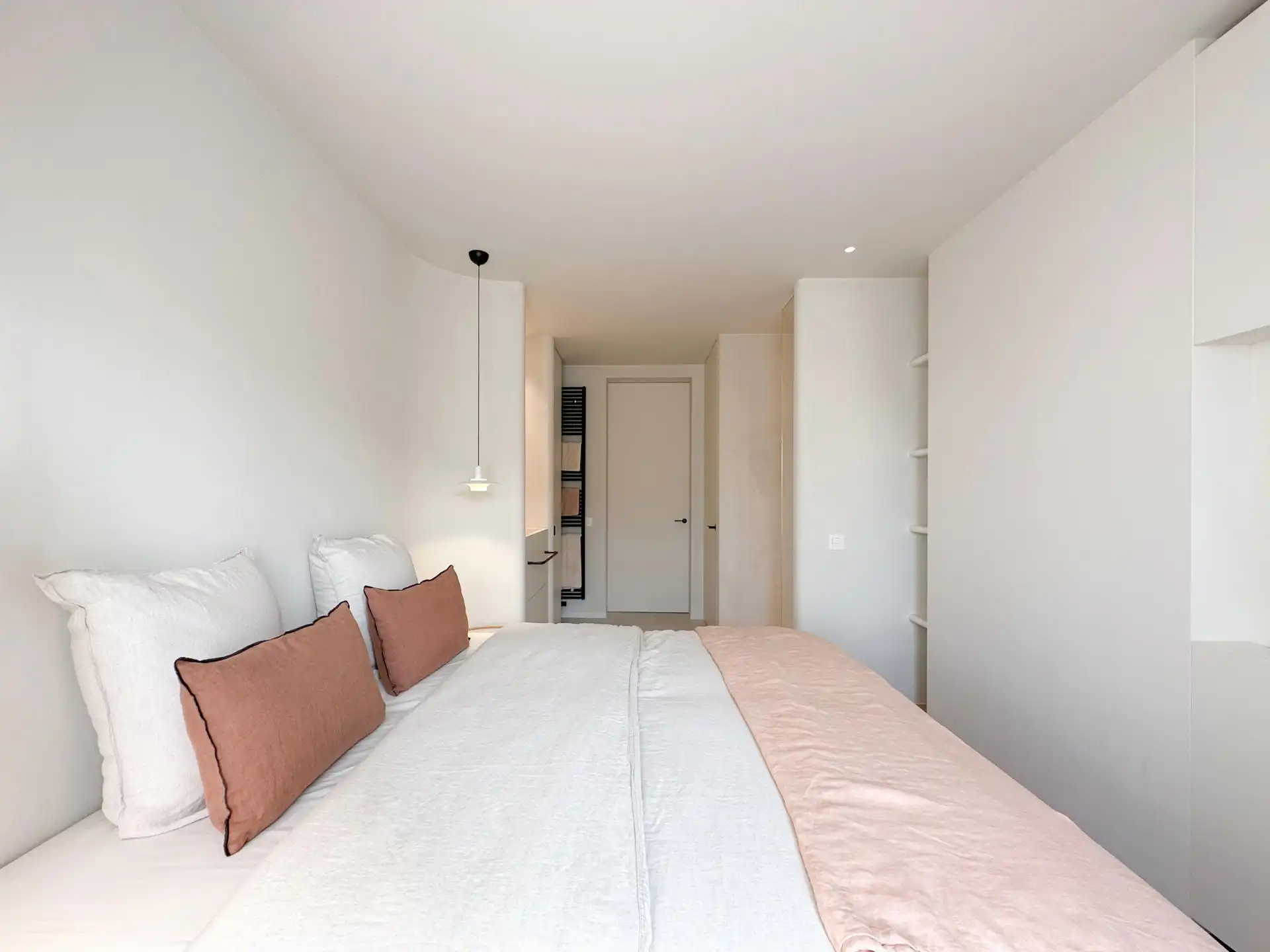 Uitzonderlijk mooi, tijdloos GERENOVEERD 4-slpk. appartement foto 17