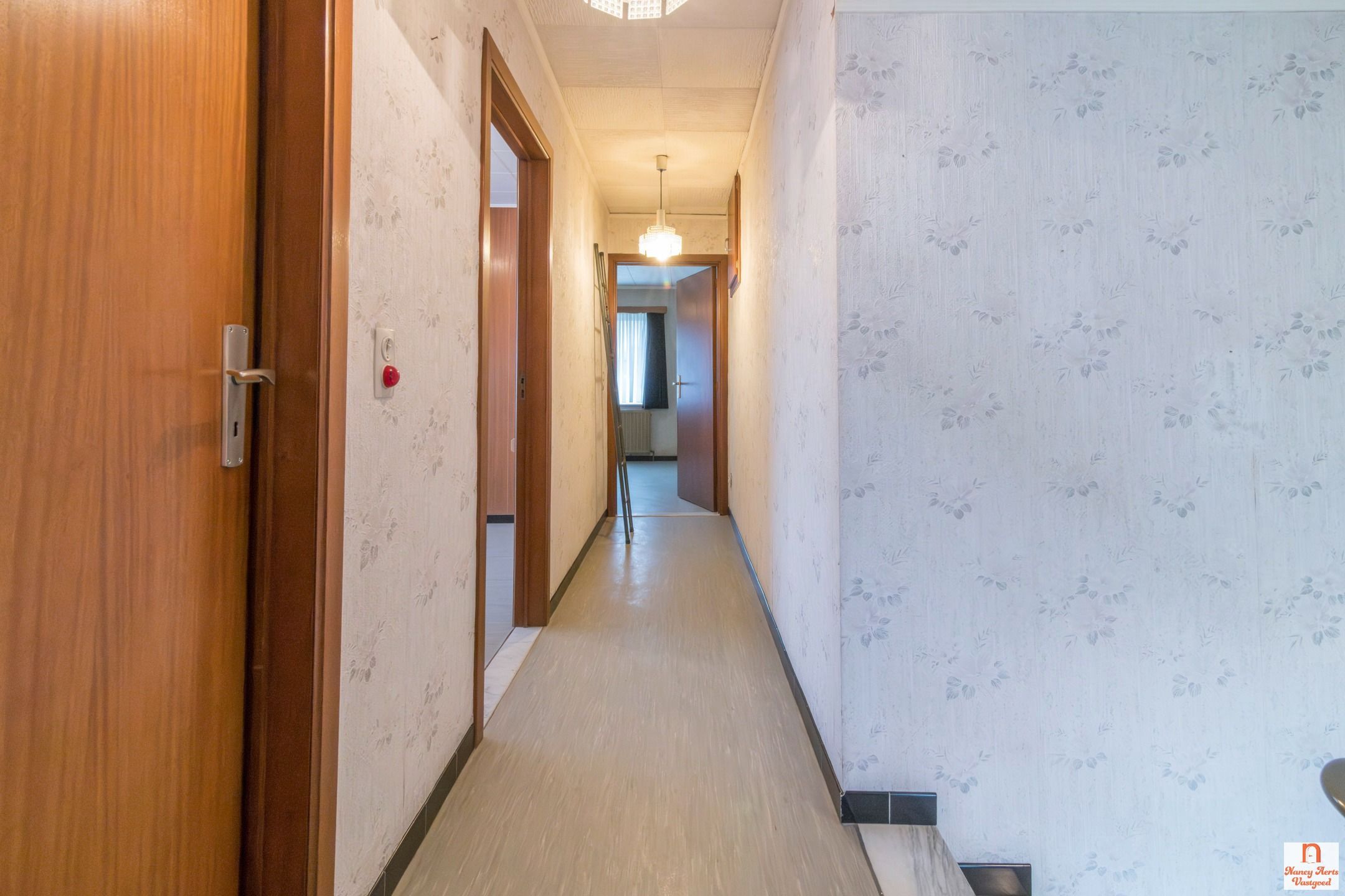 Split-level woning met grote tuin en vrij uitzicht foto 50