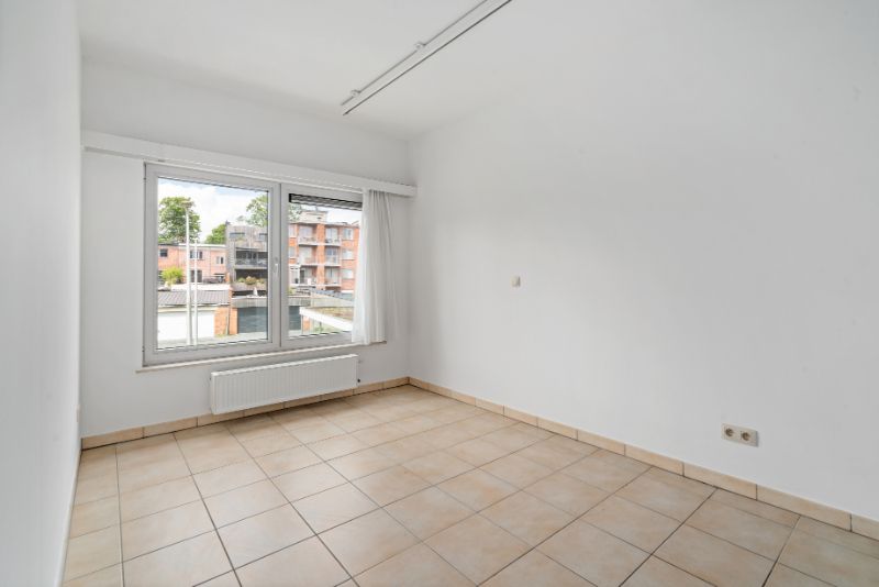 Appartement op 1eV met terras - nabij centrum! foto 8