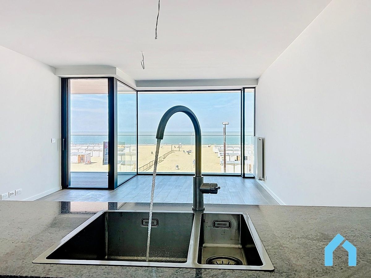 High-end nieuwbouwappartement op de tweede verdieping met adembenemend zeezicht te koop foto 9