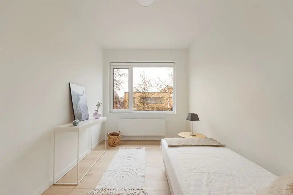 Gerenoveerd appartement met overdekt terras foto 13