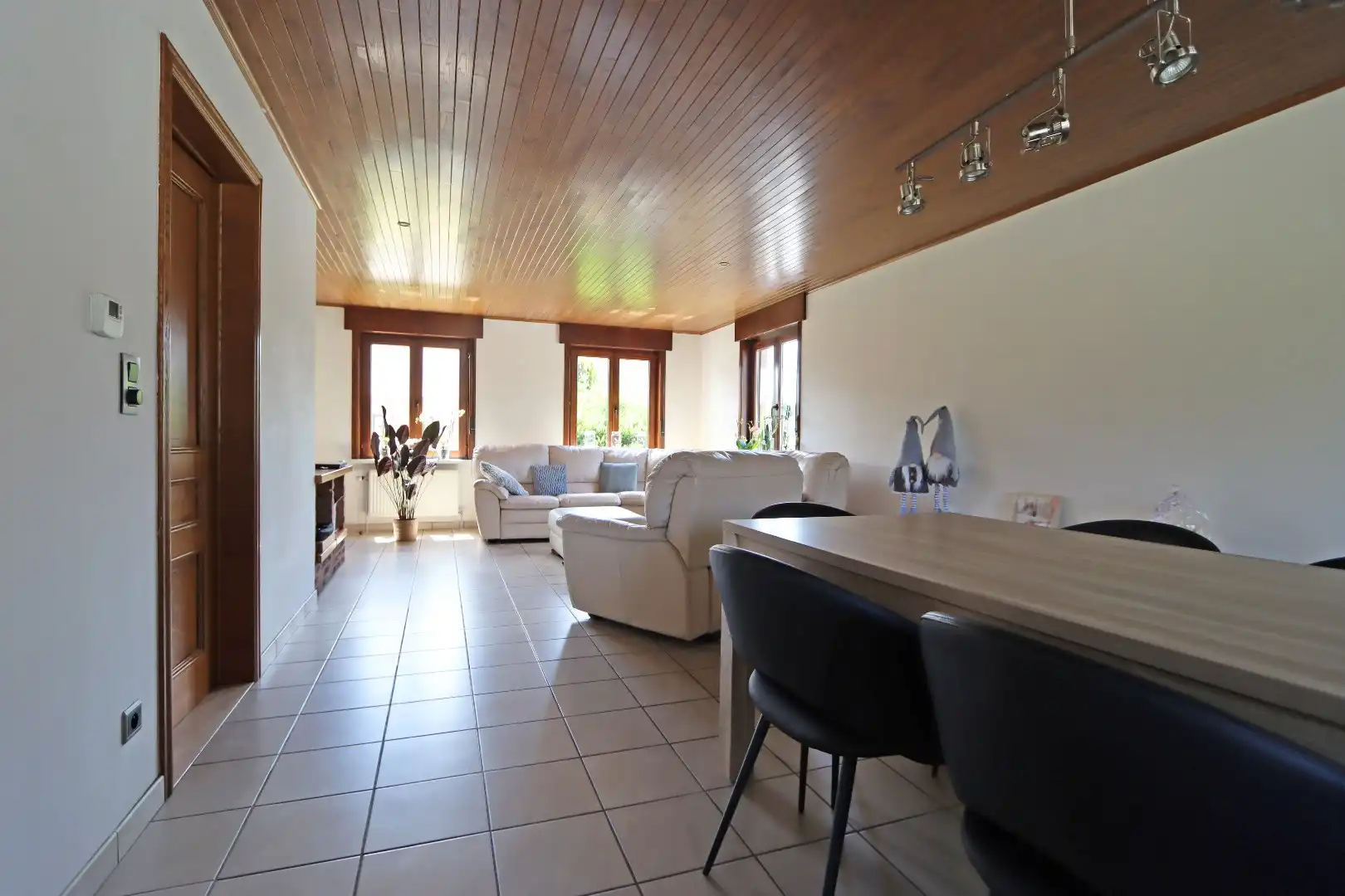 Ruime gezinswoning foto 6