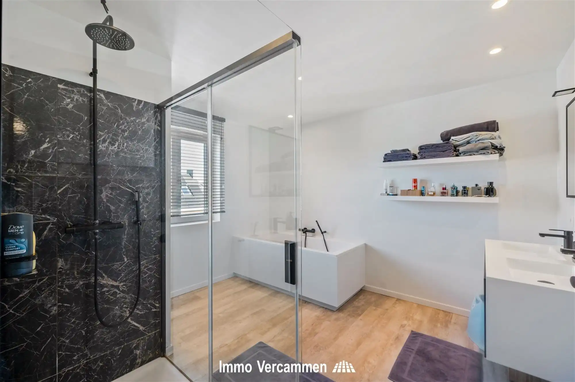 Knap afgewerkte woning, aan de vaart te Mechelen foto 9
