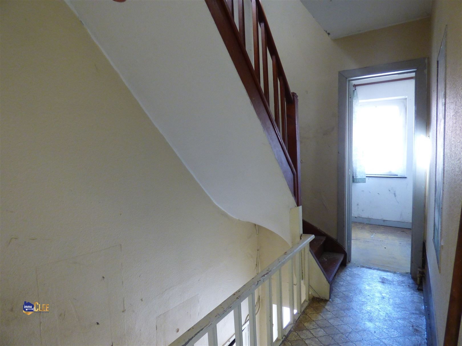 Te renoveren woning met 3 slaapkamers en garage foto 10