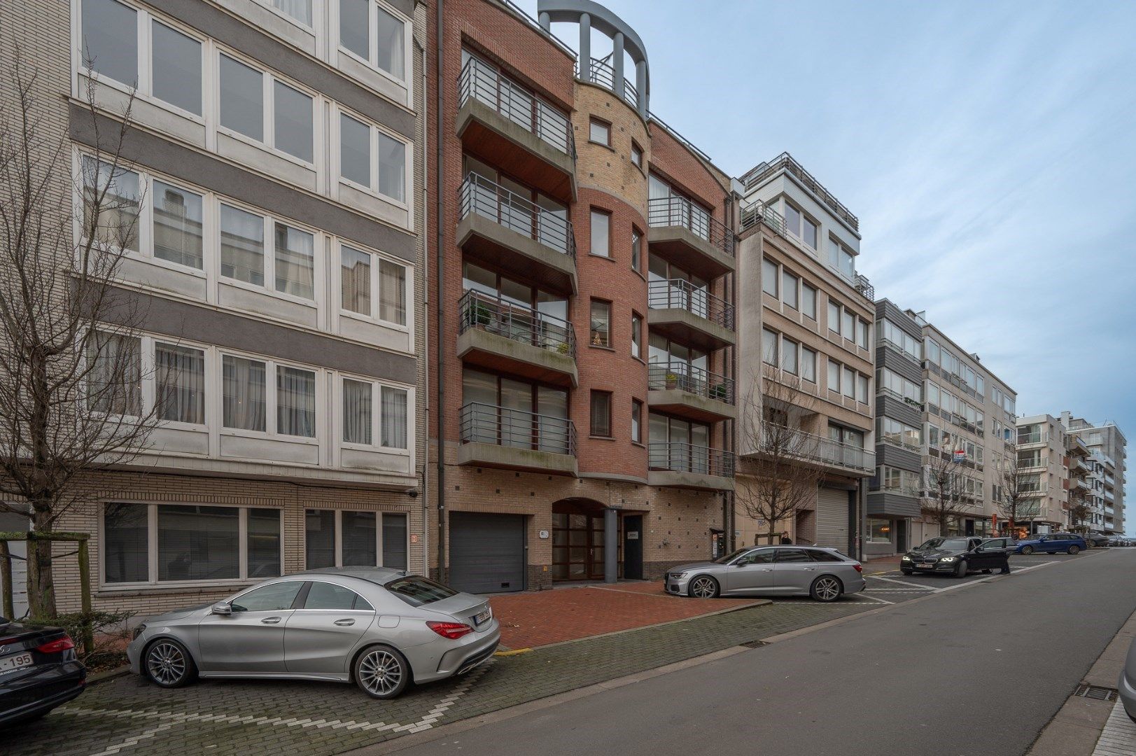Zeer ruim gemeubeld appartement op wandelafstand van de Zee en de Dumortierlaan! foto 17