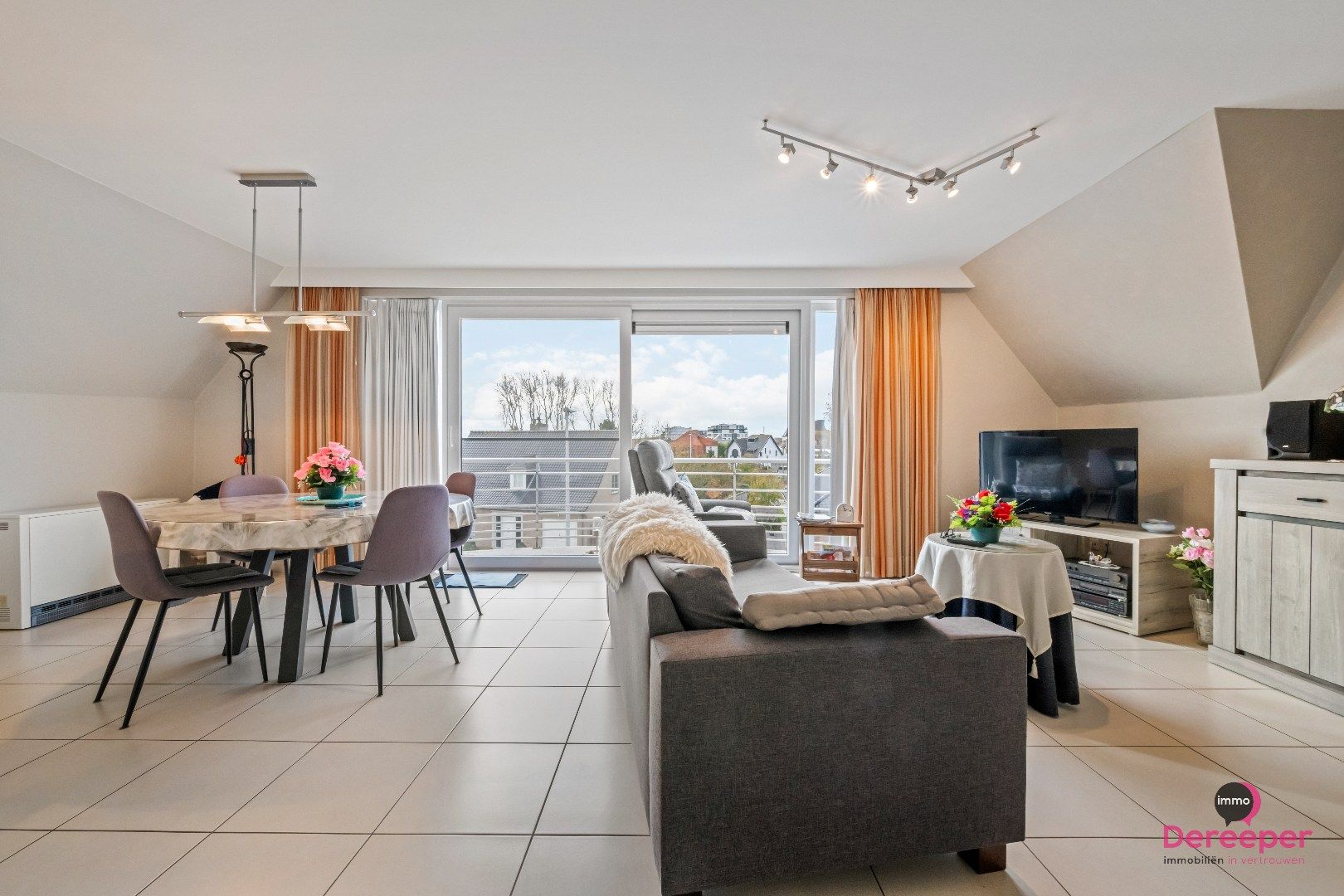 Charmante duplex met garage en autostaanplaats op wandelafstand van het strand  foto 6