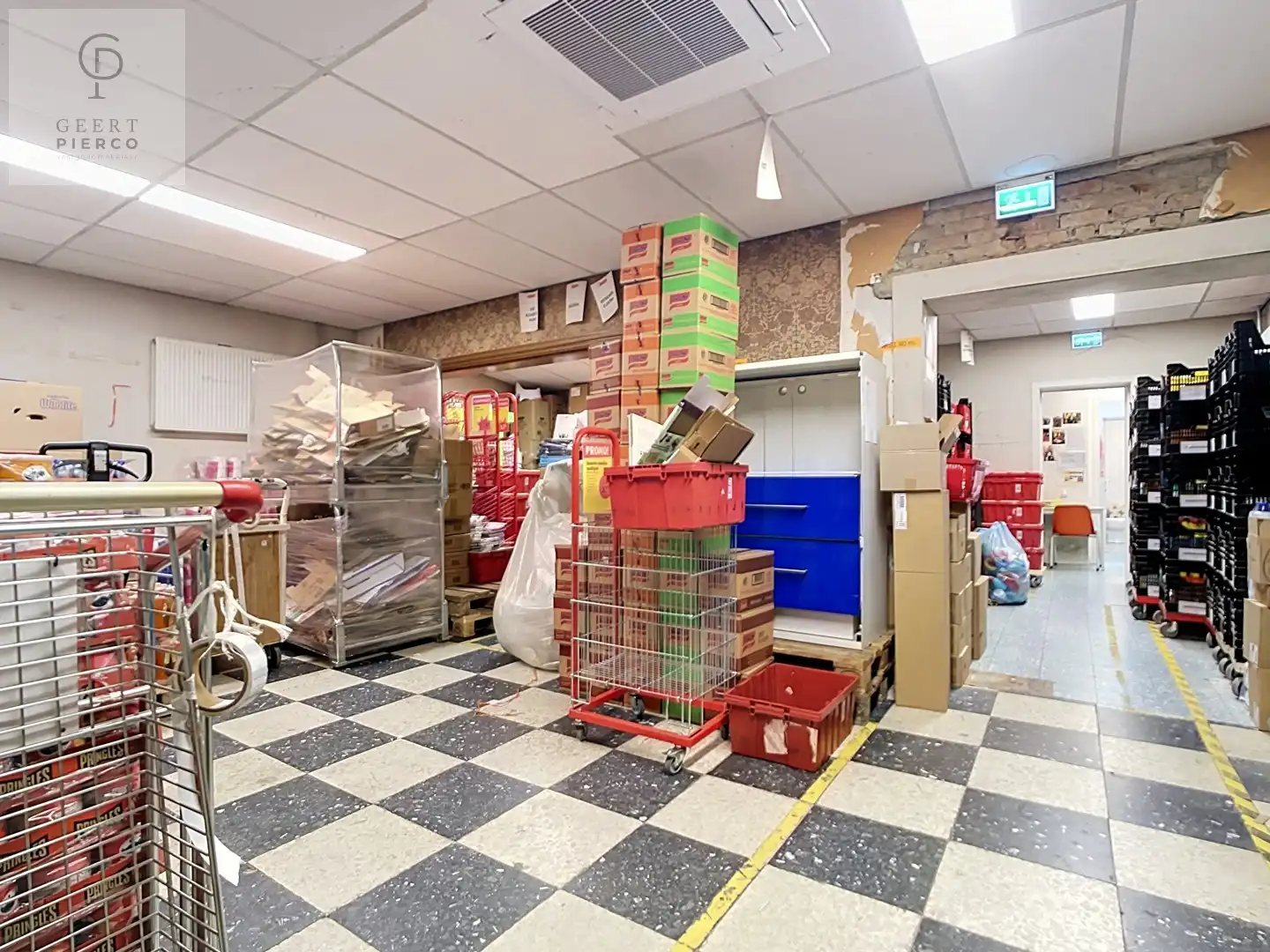 Opbrengsteigendom met commerciële huurder en uitzonderlijk ontwikkelingspotentieel foto 15