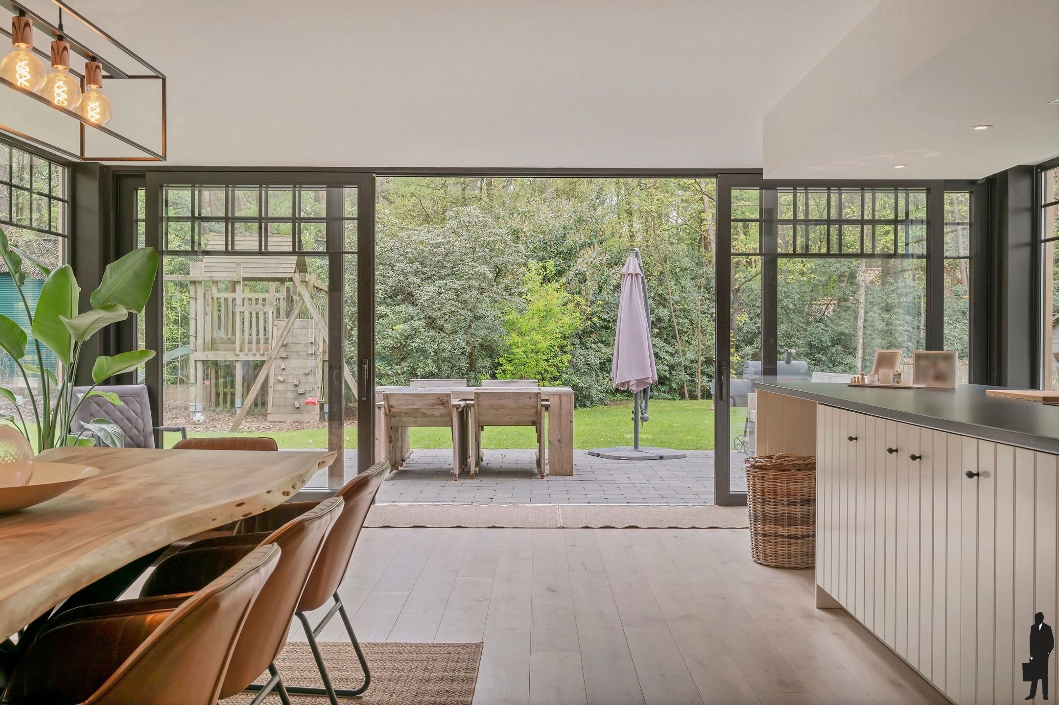 Volledige gerenoveerde villa te koop foto 21