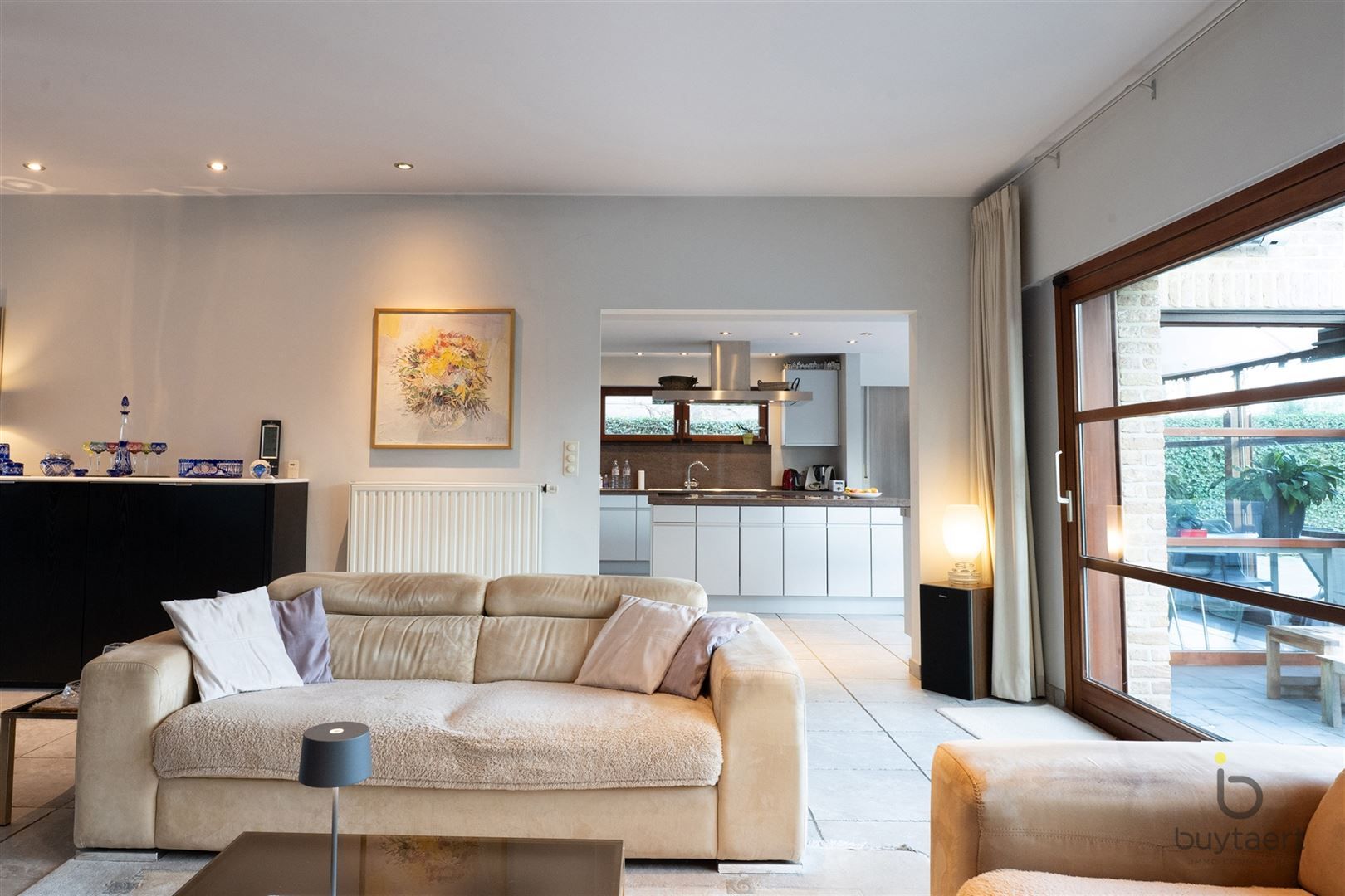 RUIMTE, RUST EN ONTSPANNING: MODERNE VILLA MET ZWEMBAD, SAUNA EN JACUZZI foto 10