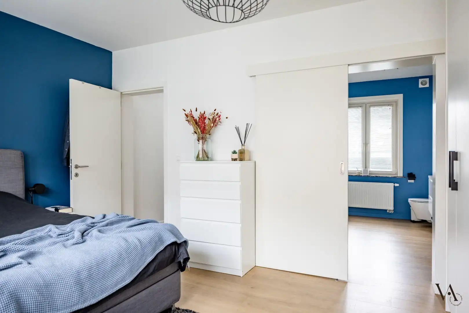 Volledig gerenoveerde woning met koer en dakterras in rustig straatje in Leuven foto 8