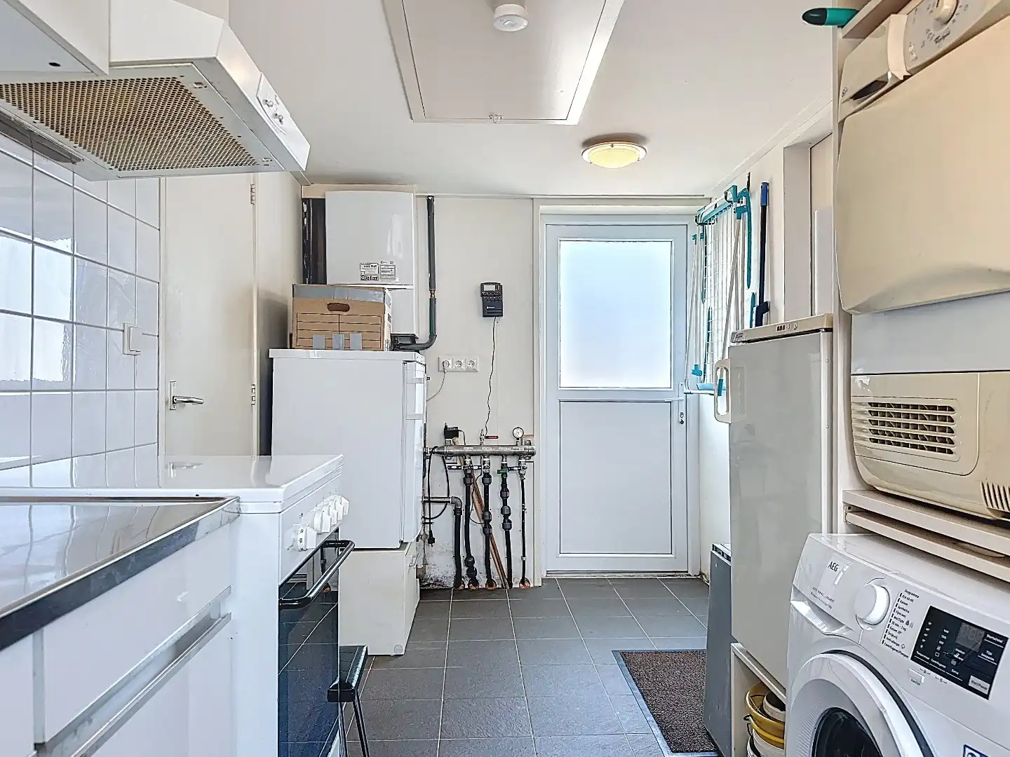 Charme met grote loods en dubbele garage  foto 14