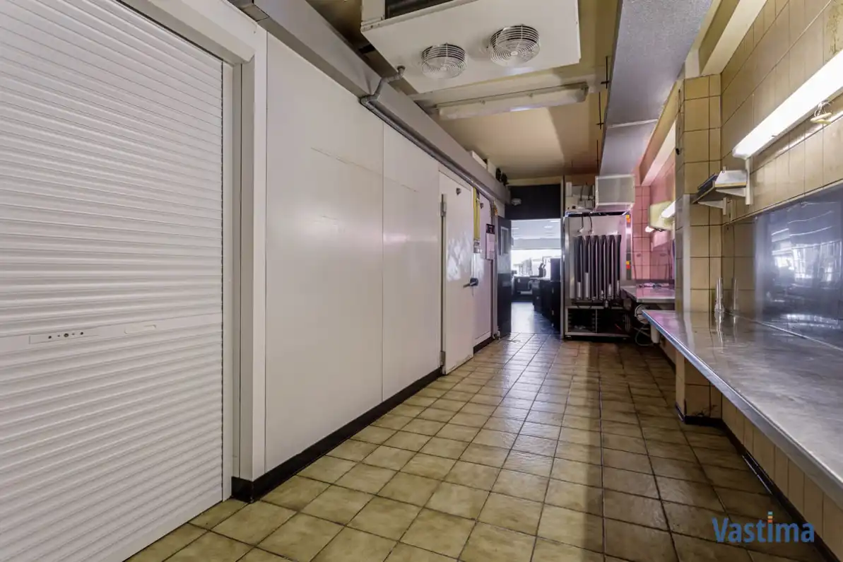 Handelszaak met ruime werk- en opslagplaats in Aalsterse winkelstraat foto 12