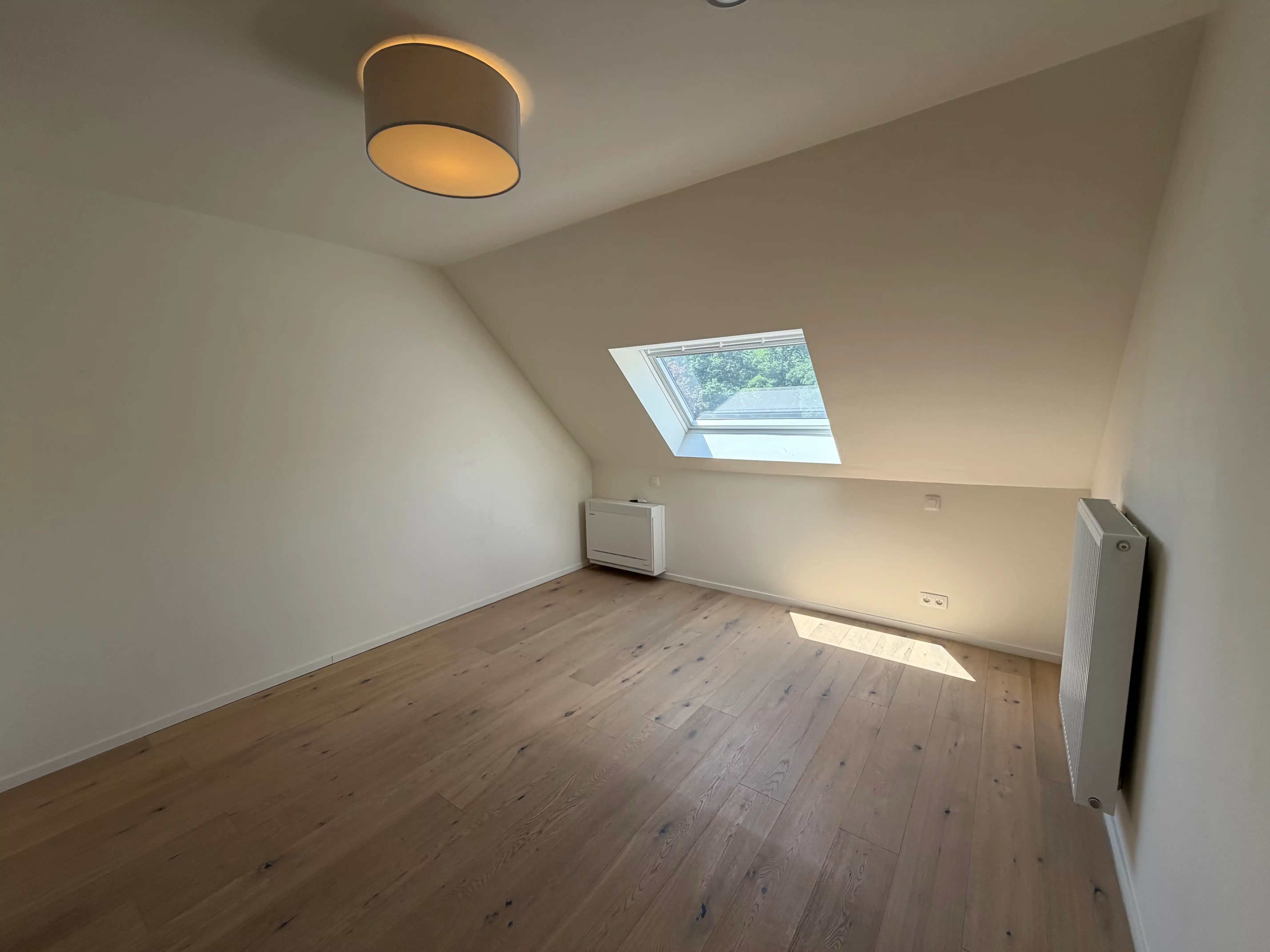 Prachtig duplexappartement met 2 slaapkamers, 2 badkamers, 2 terrassen en 1 autostaanplaats. foto 10
