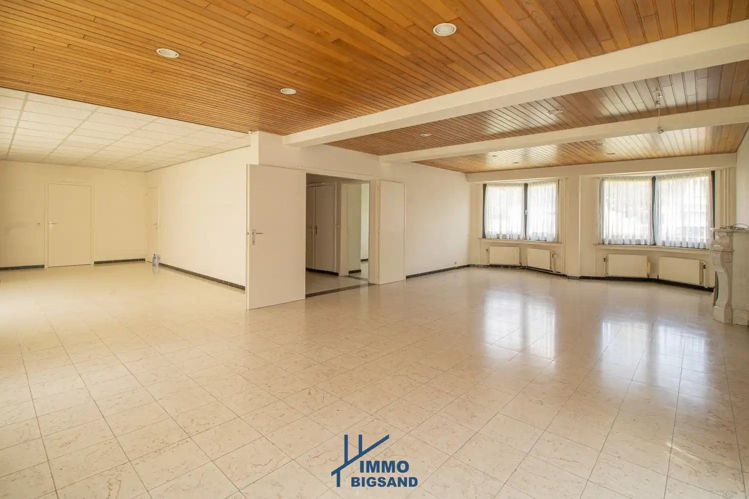Ruime kloosterwoning op een perceel van 3082m² te koop met als zonering 'gelinkt met gemeenschapsvoorzieningen/zorgfunctie' foto 8