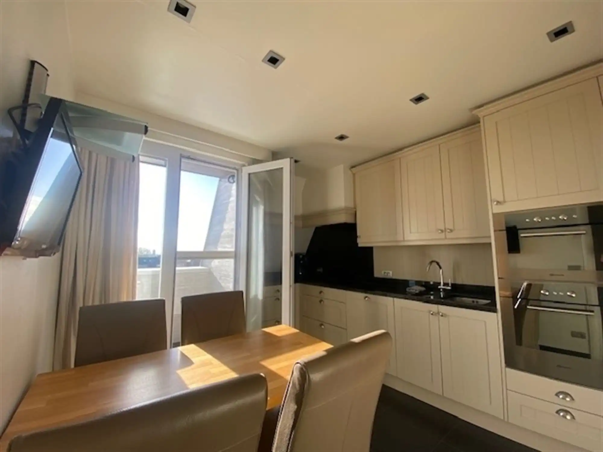 Ruime duplex met 4 slaapkamers en prachtig zicht op duinen en zee foto 5