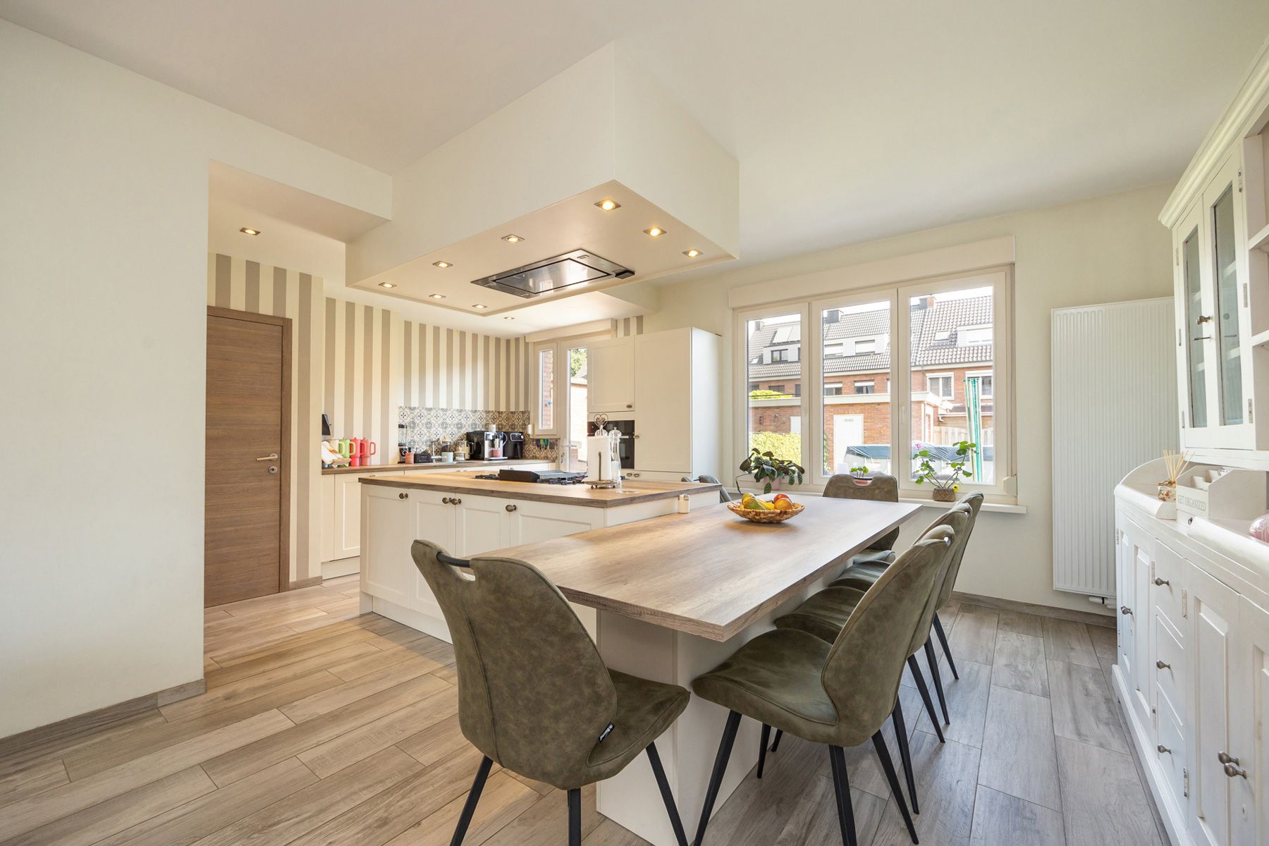 Gerenoveerde woning met zeer gunstig EPC B, in het centrum van Ekeren! foto 8