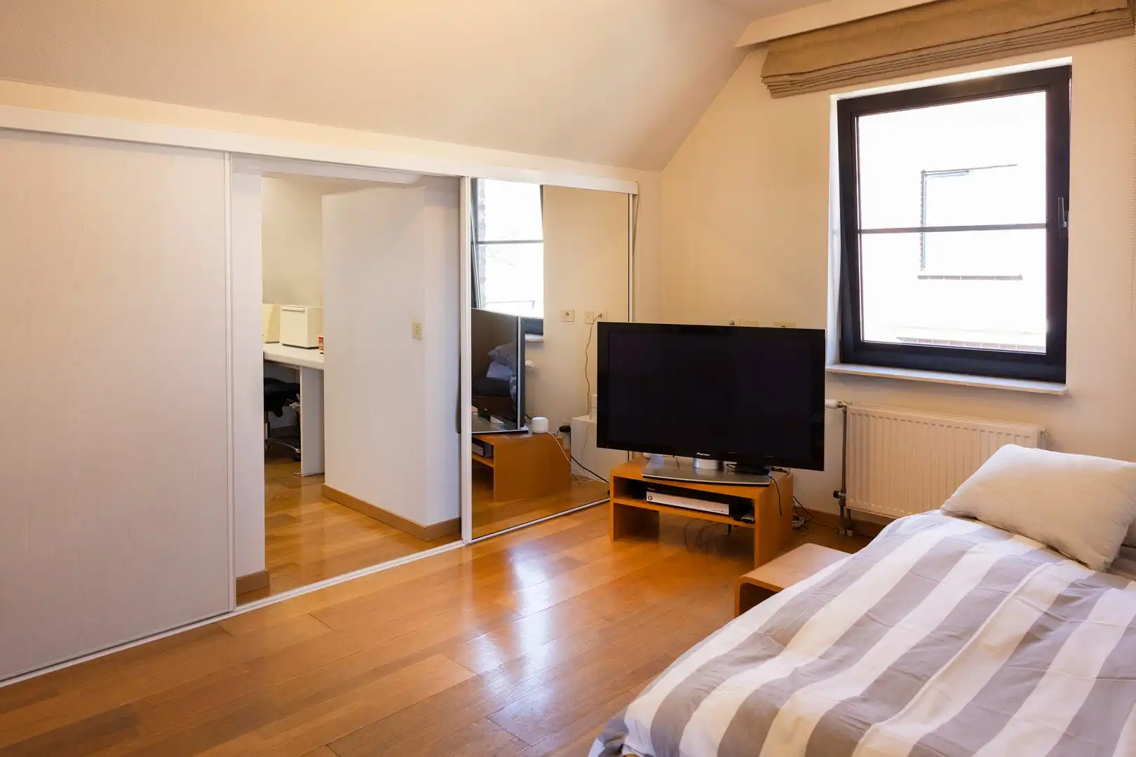 Ruime, goed onderhouden villa met extra polyvalente ruimte. foto 15