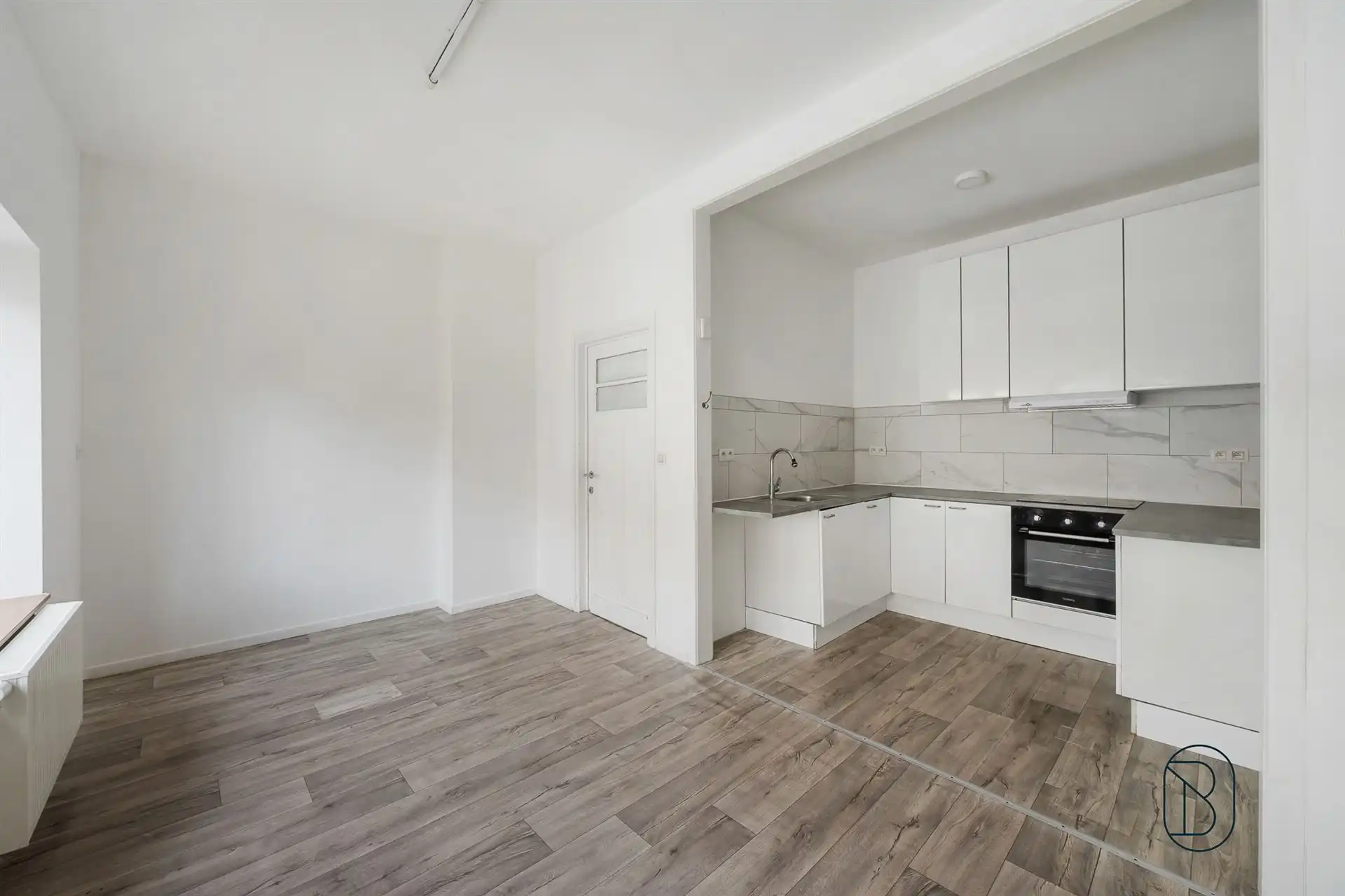 Goedgelegen gerenoveerde woning foto 7