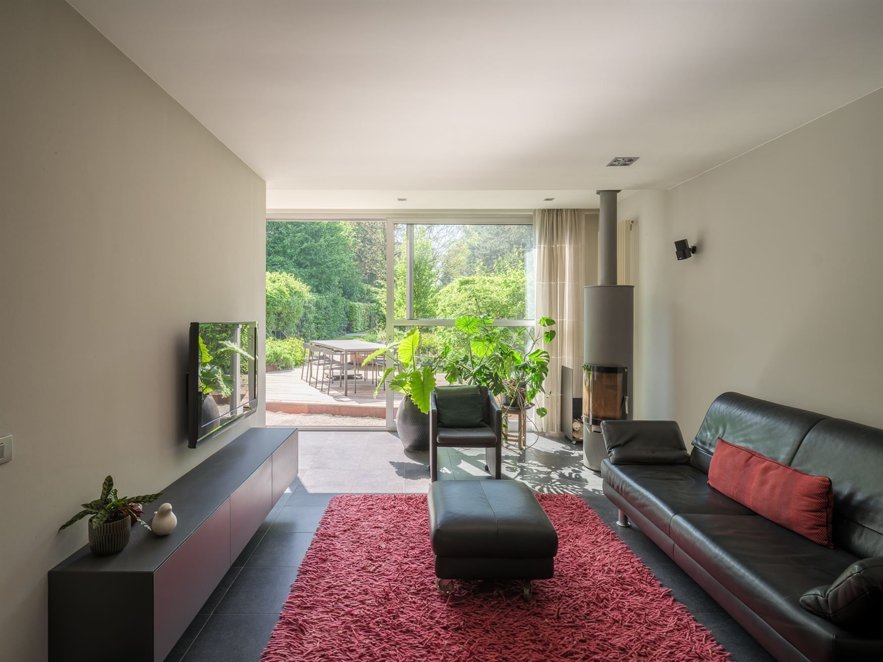 Instapklare gezinswoning met schitterende tuin foto 7