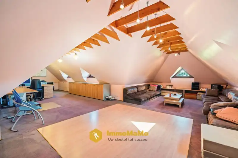 UNIEKE VILLA MET WEILAND EN PAARDENSTALLEN OP EEN TOPLOCATIE TE KOOP IN MENDONK (GENT) foto 27