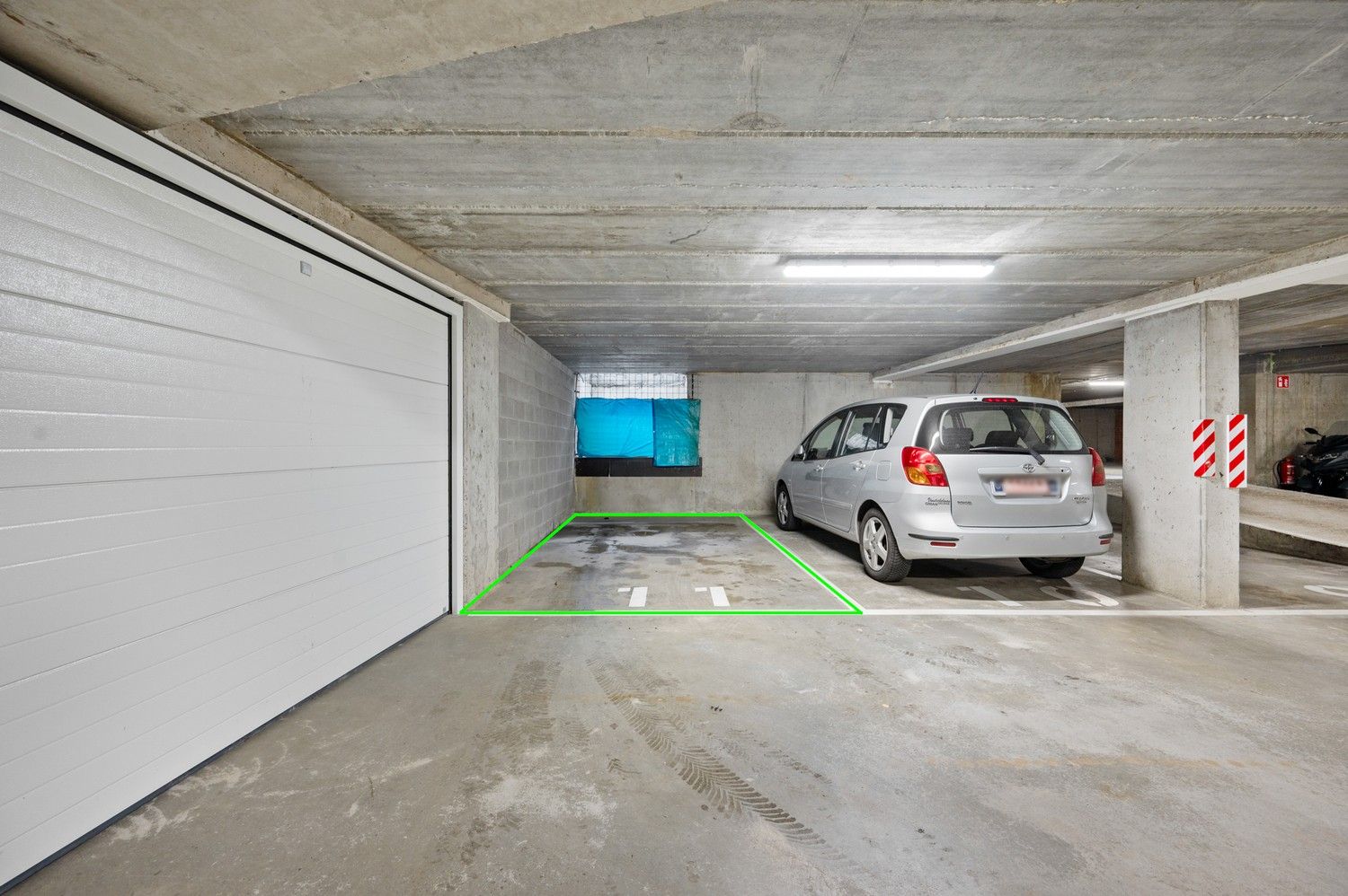 Ruime ondergrondse autostaanplaats in Deurne! foto {{pictureIndex}}