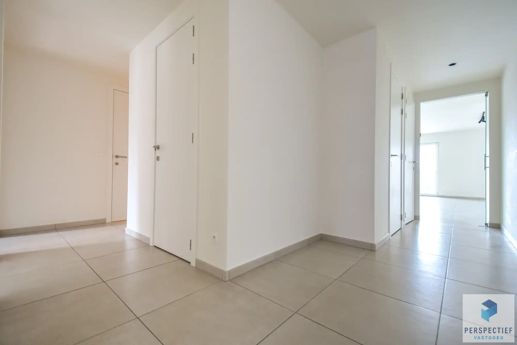 Centraal gelegen ruim&nbsp; appartement met 3 slpks en autostaanplaats foto 9