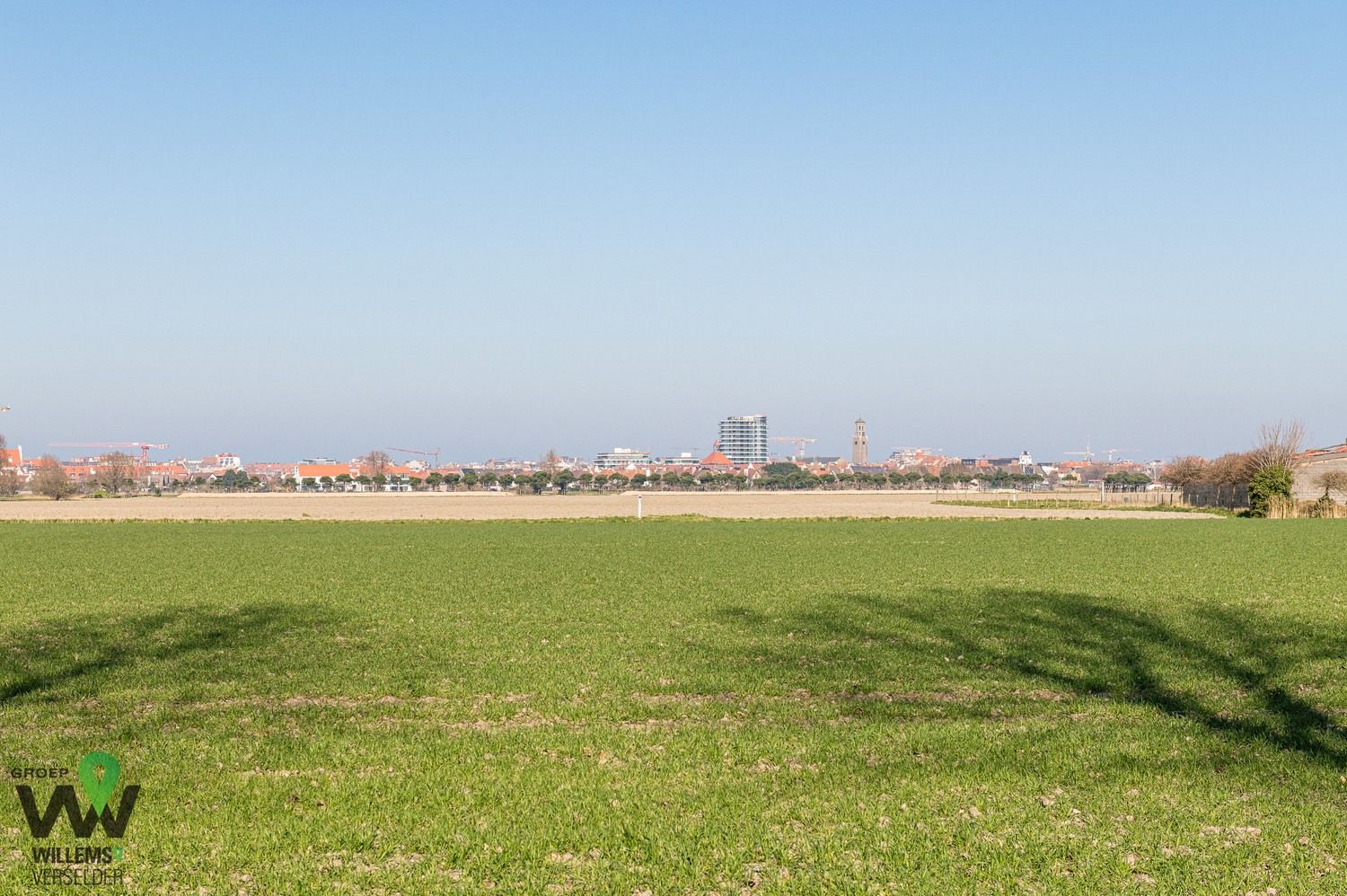 Unieke eigendom bestaande uit woning met kantoor, loods, zwembad en poolhouse op toplocatie foto 14