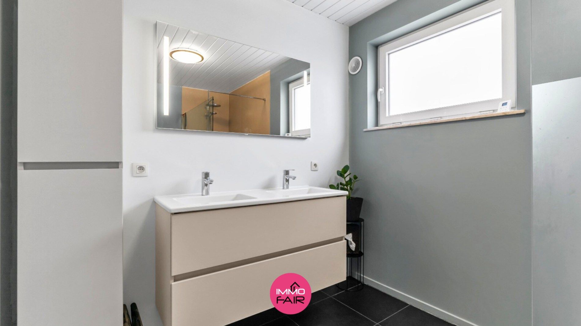 Ruime, instapklare gezinswoning op slechts een kwartiertje van Maastricht! foto 9