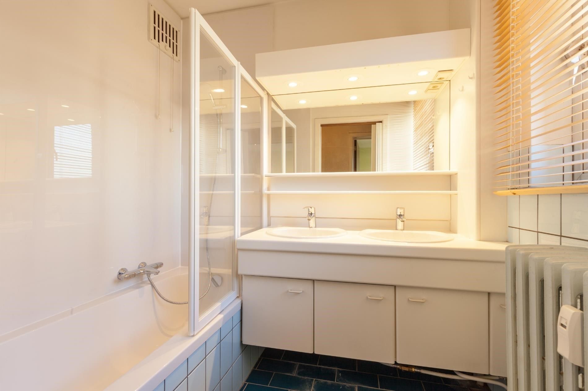 Te renoveren appartement op strategische locatie met terras foto 9