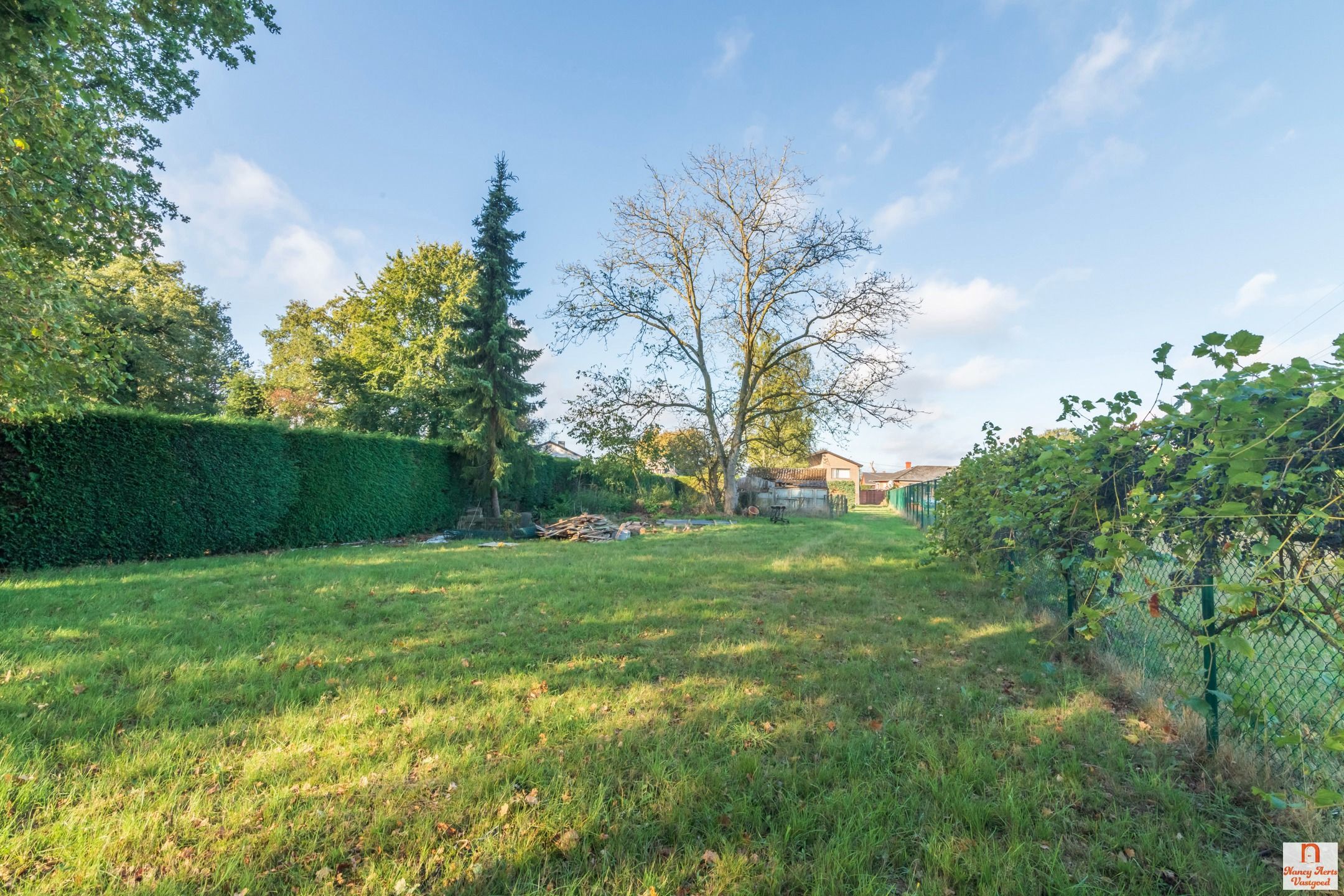 Split-level woning met grote tuin en vrij uitzicht foto 31