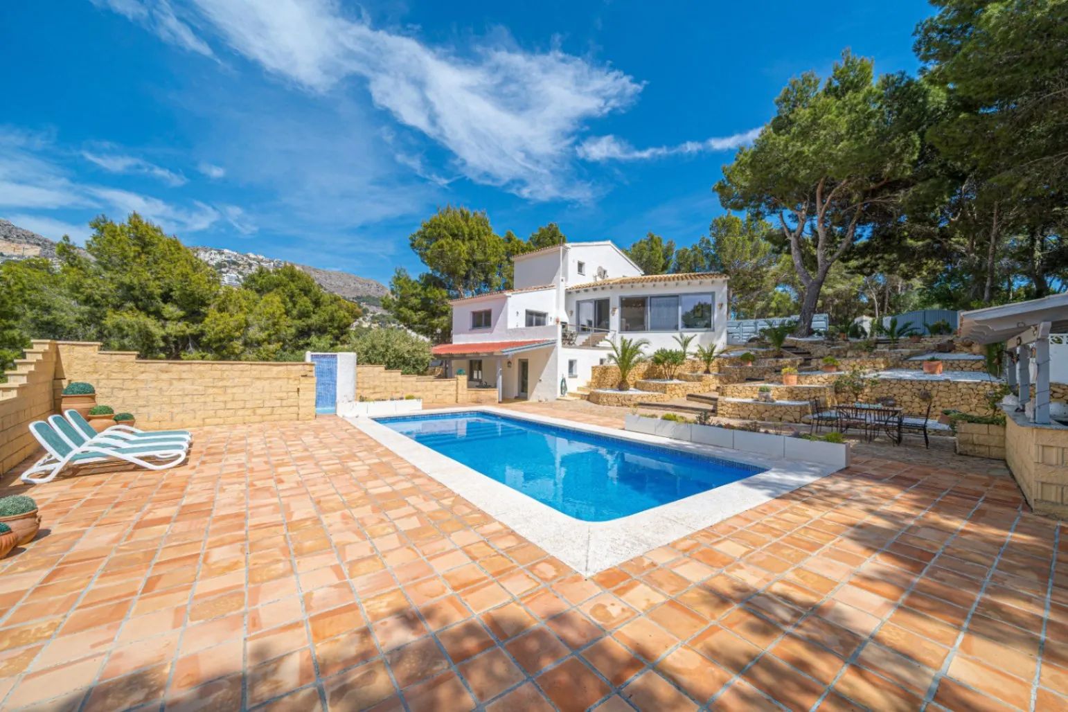 Exclusieve instapklare villa met zwembad en gastenverblijf in Altea foto 5