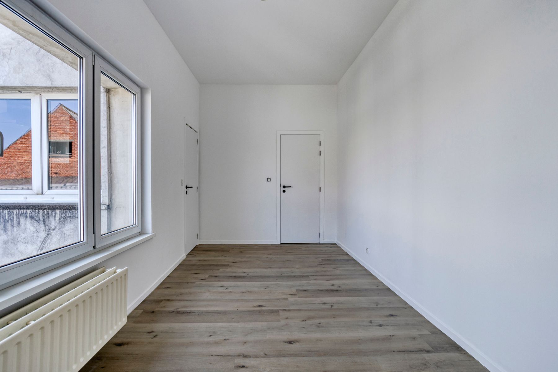 Totaal gerenoveerd, instapklaar appartement foto 10