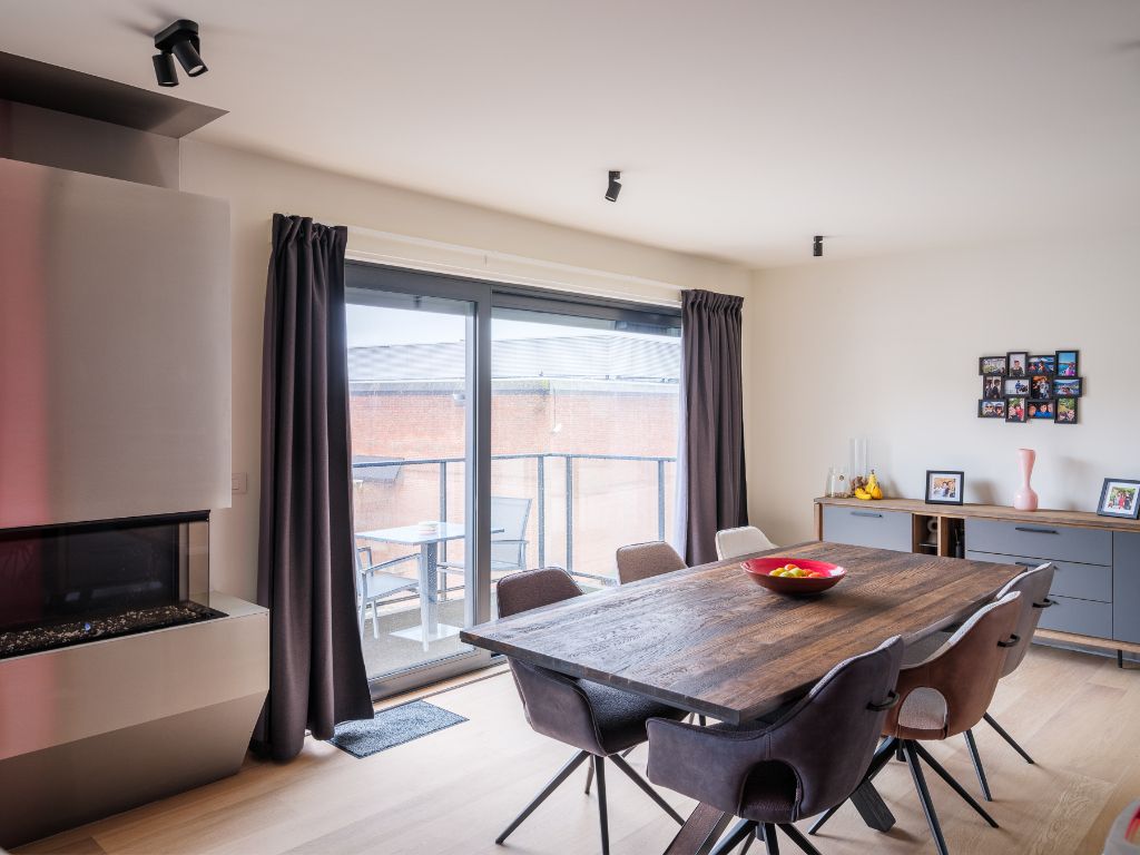 Ruim en lichtrijk duplexappartement met 2 slaapkamers, meerdere terrassen en staanplaats aan Ter Platen foto 11