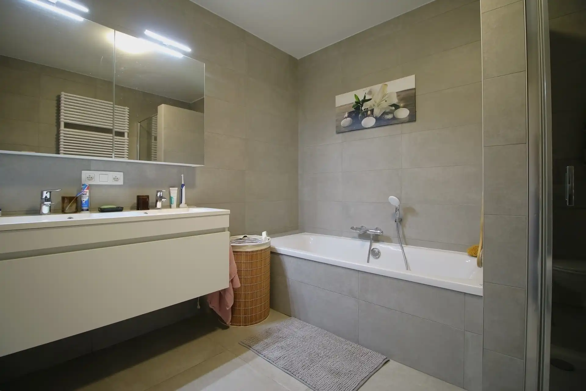 Instapklaar appartement van 130m² (2020) met 2 autostaanplaatsen foto 18