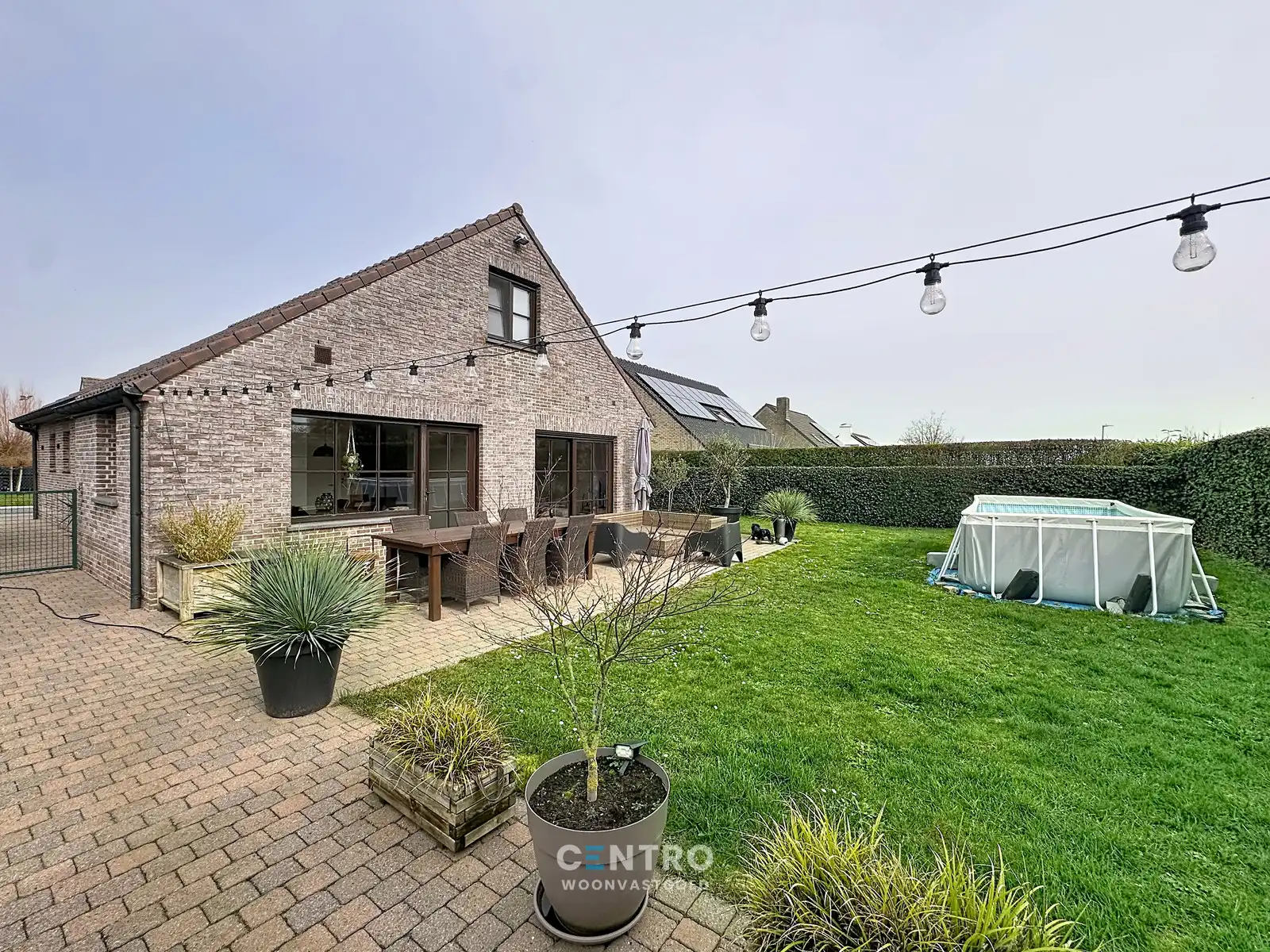 Goed onderhouden woning met 3 slpks én garage! foto {{pictureIndex}}
