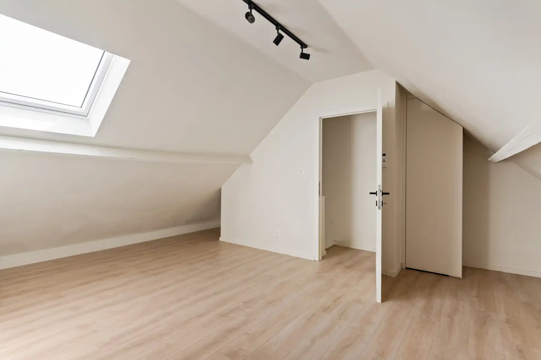 Gerenoveerde halfopen bebouwing nabij het centrum van Lier. foto 19