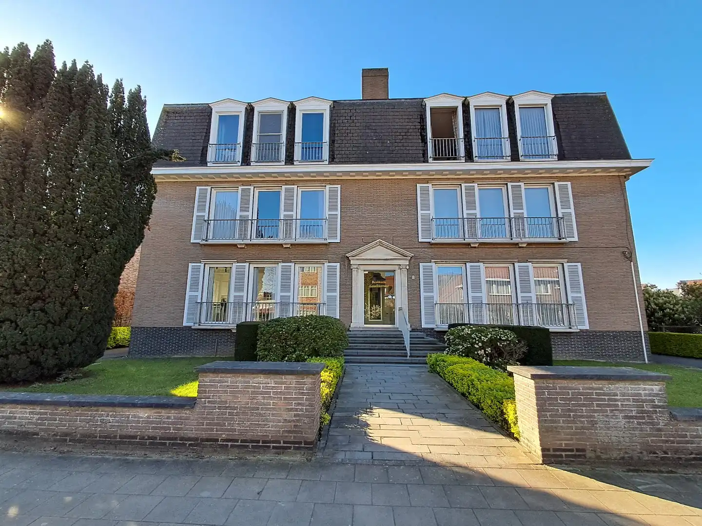 Verzorgd appartement op goede ligging! foto {{pictureIndex}}